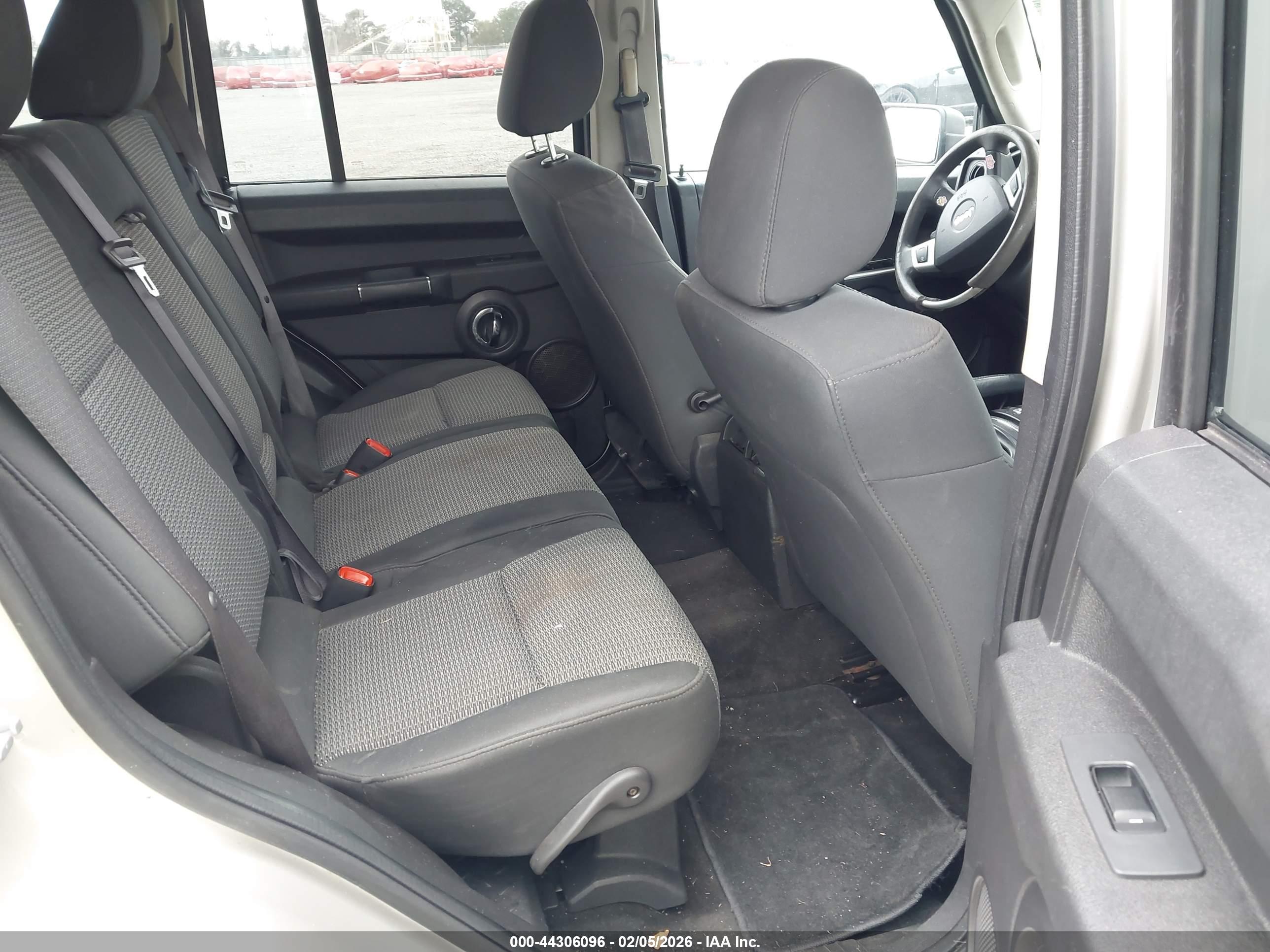 JEEP COMMANDER image 8