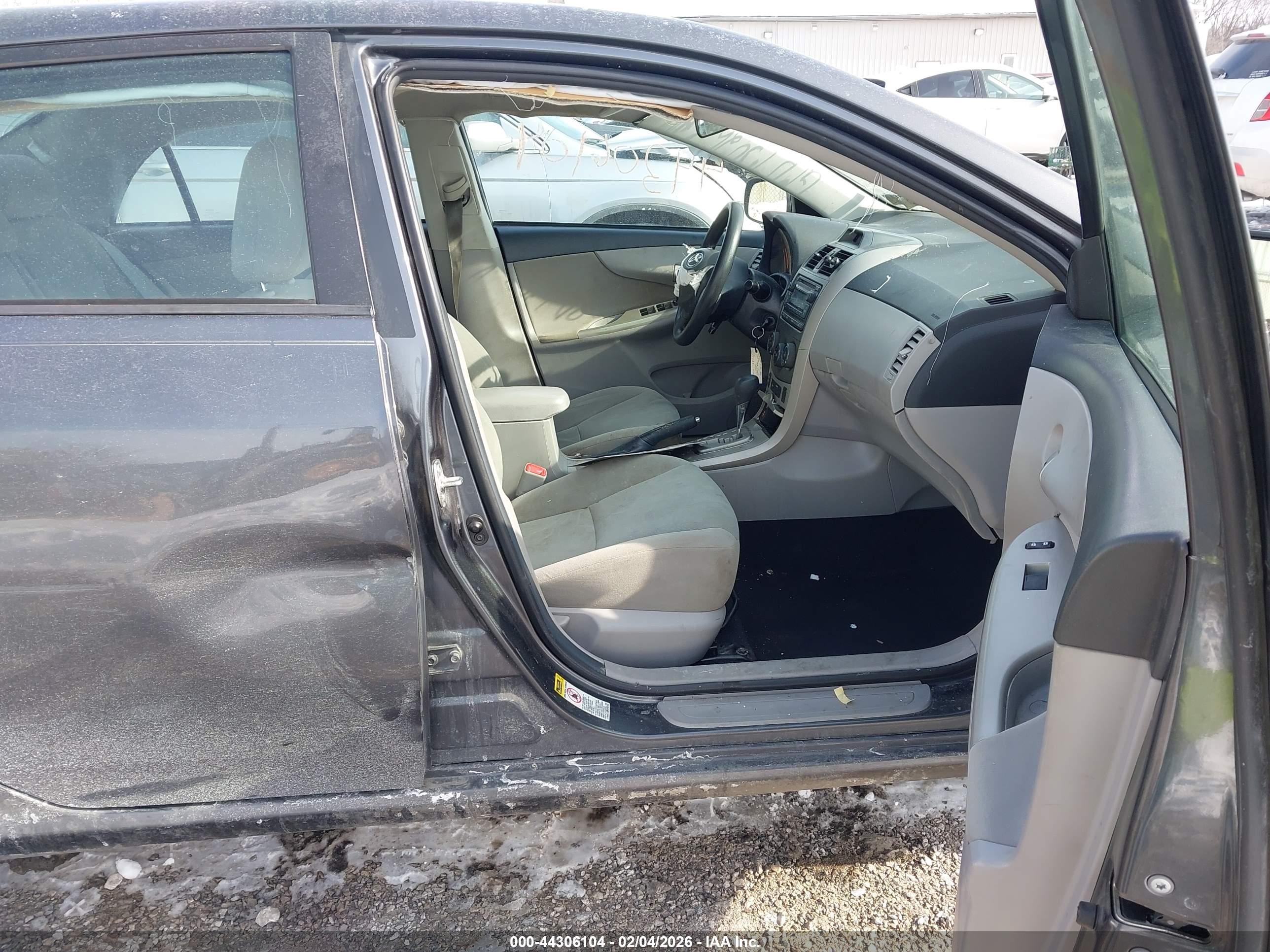 TOYOTA COROLLA image 5