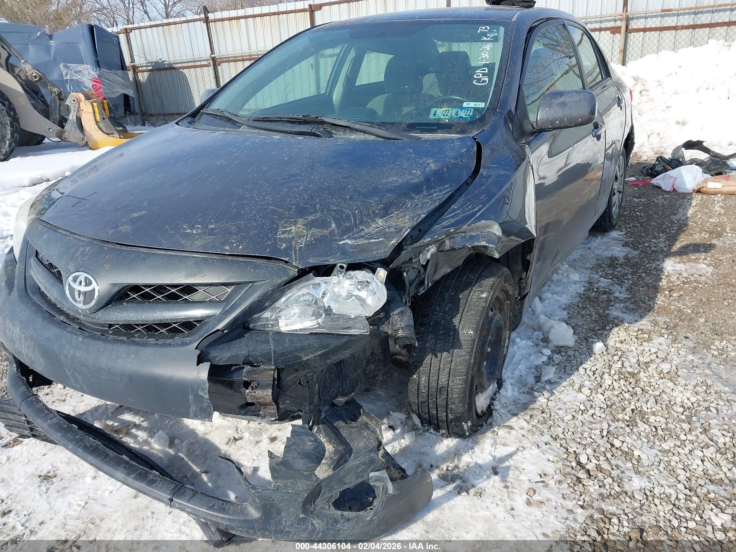 TOYOTA COROLLA image 6