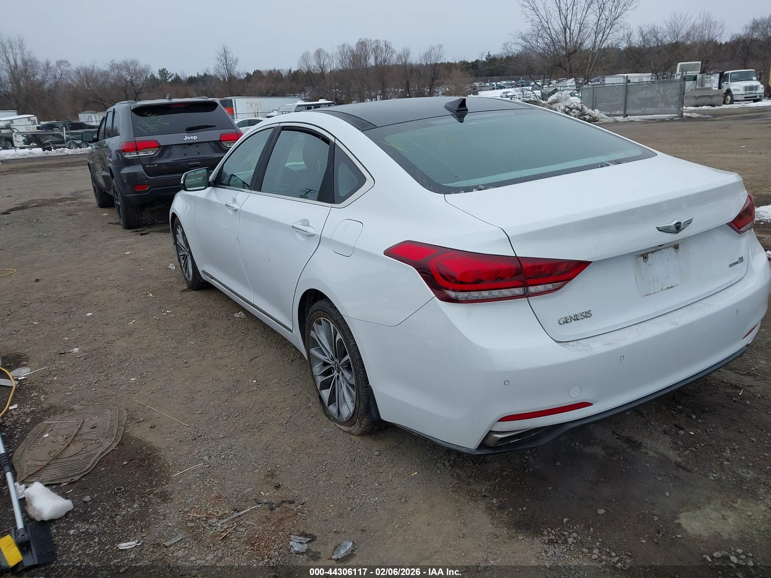 HYUNDAI GENESIS image 3