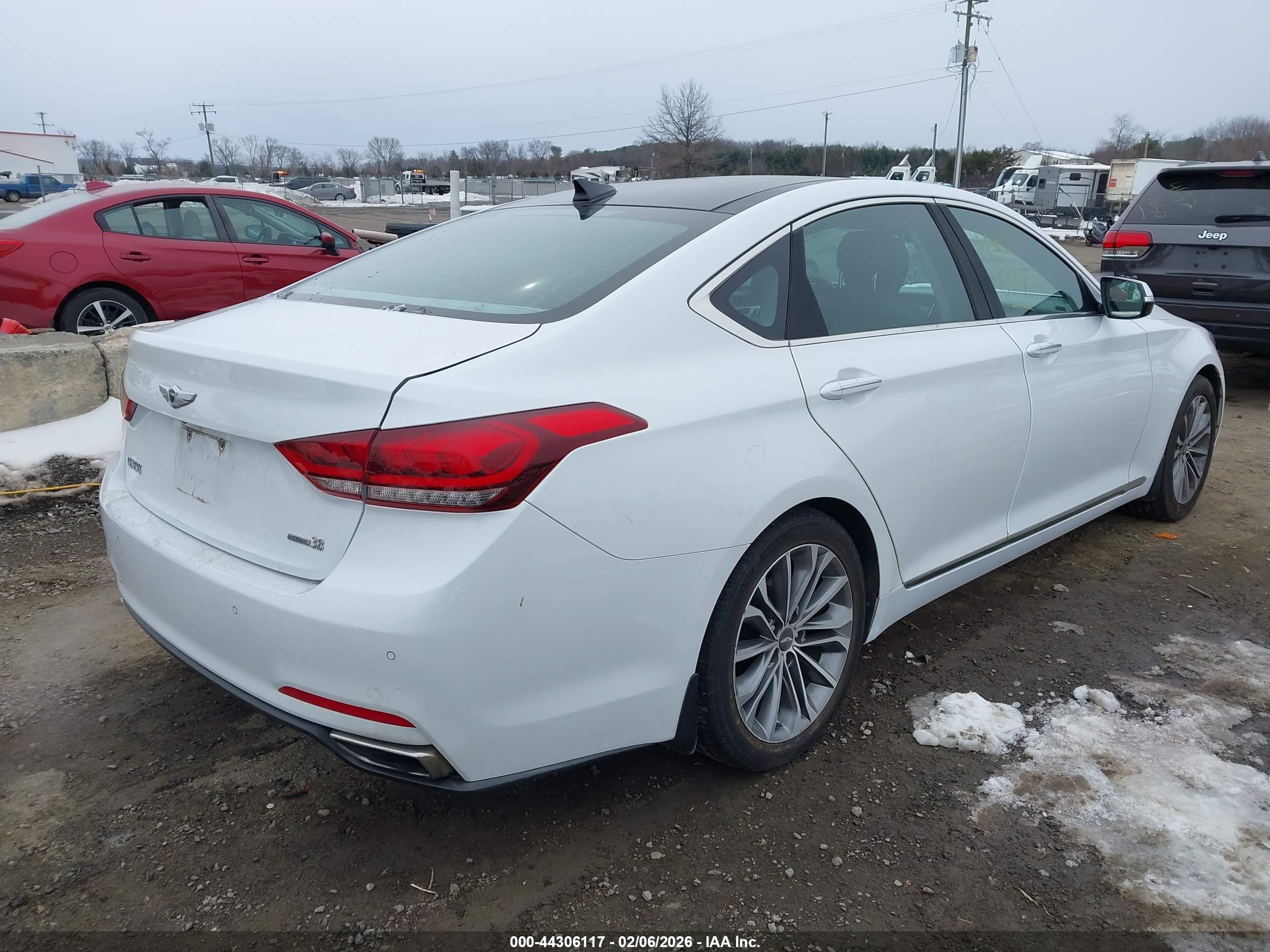 HYUNDAI GENESIS image 4