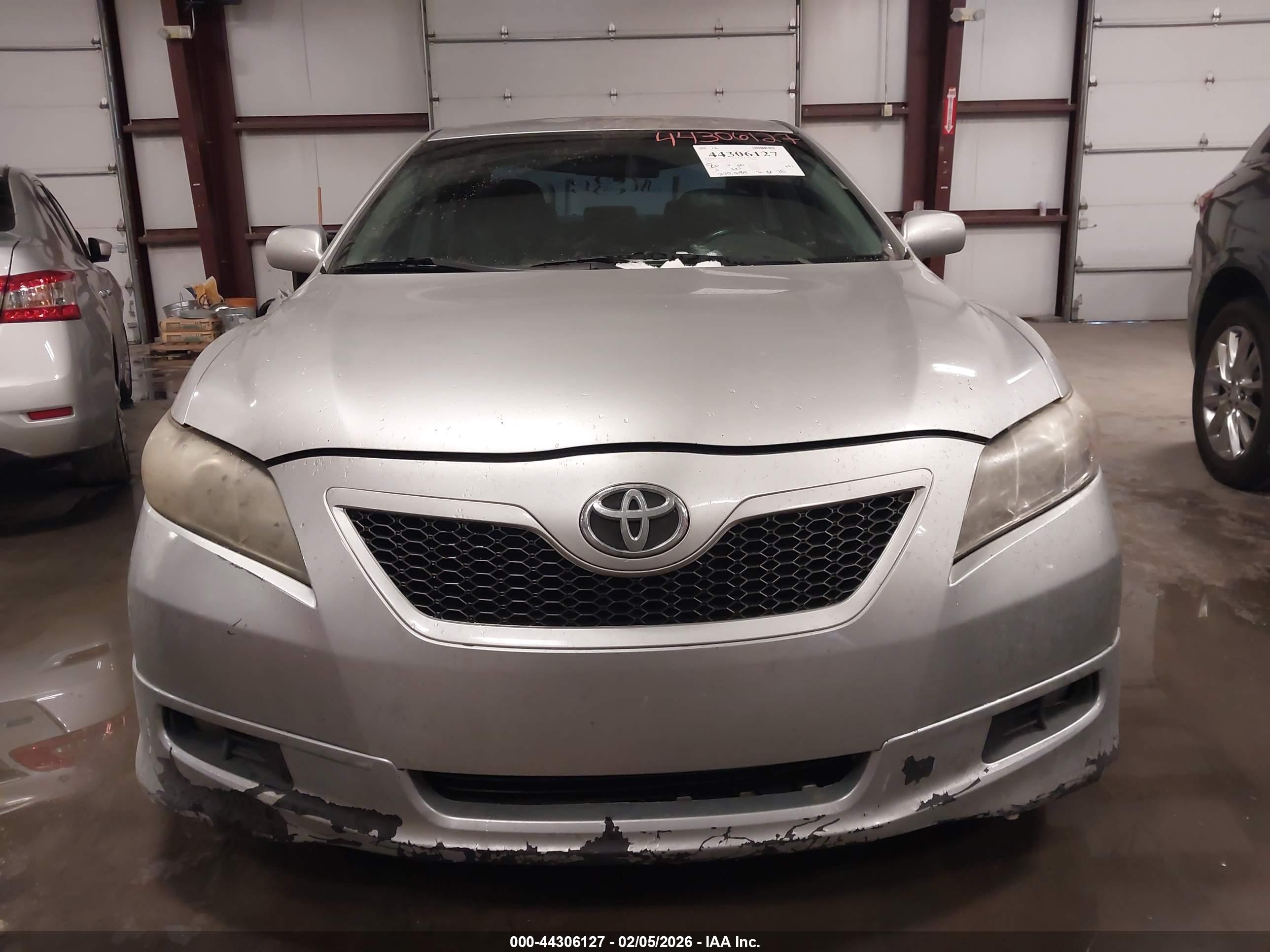 TOYOTA CAMRY image 6