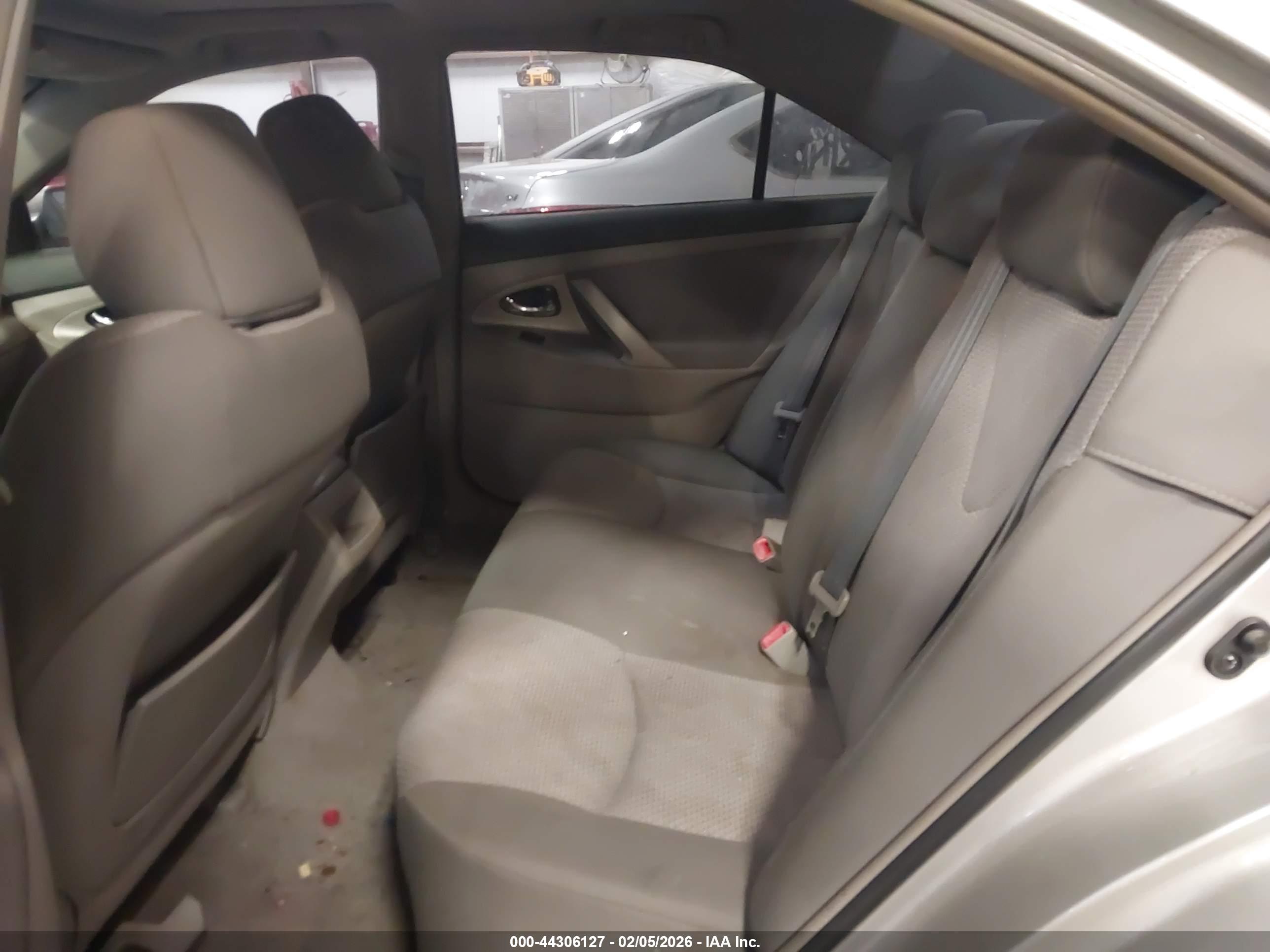 TOYOTA CAMRY image 8