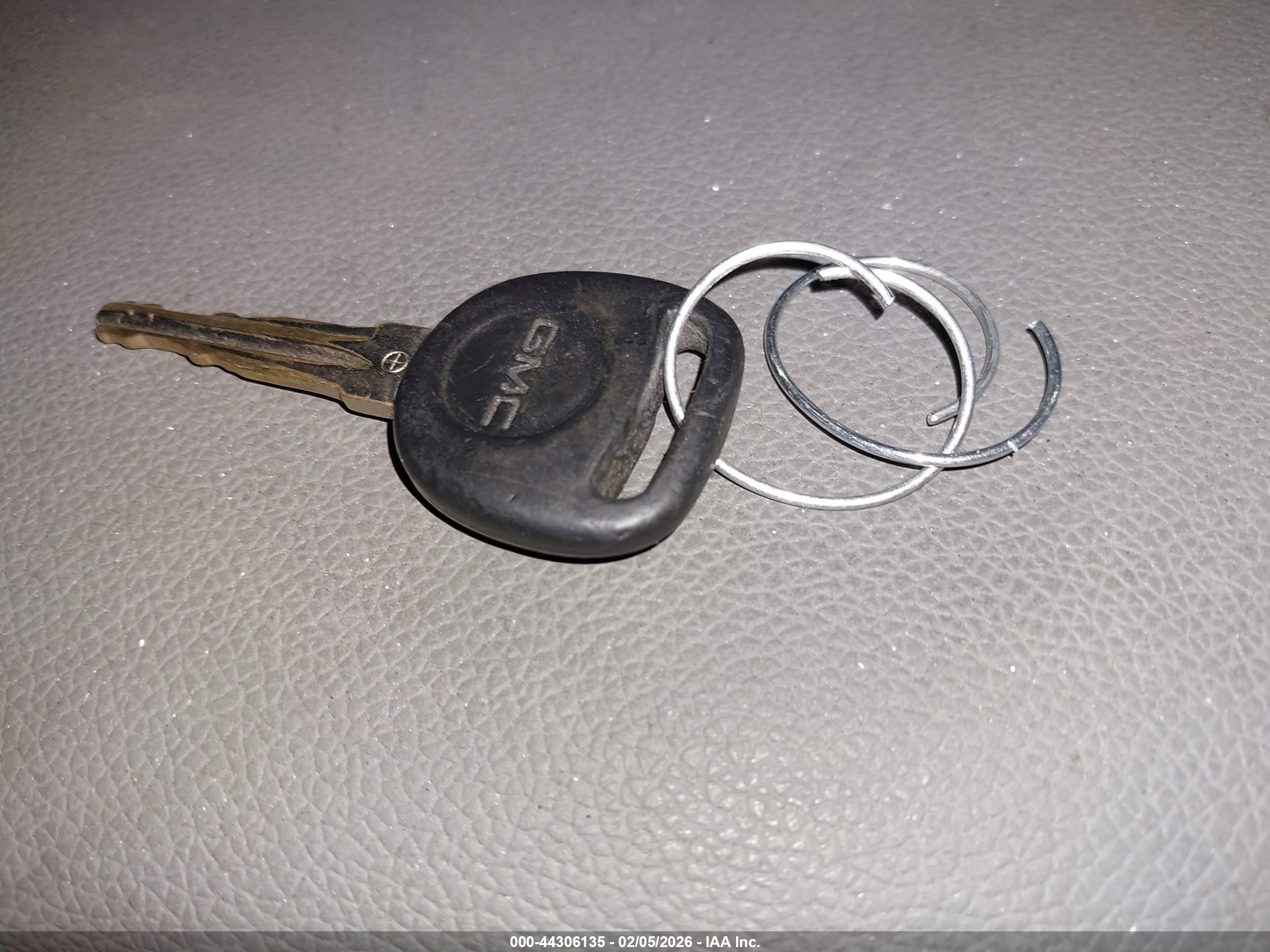 GMC SIERRA image 11