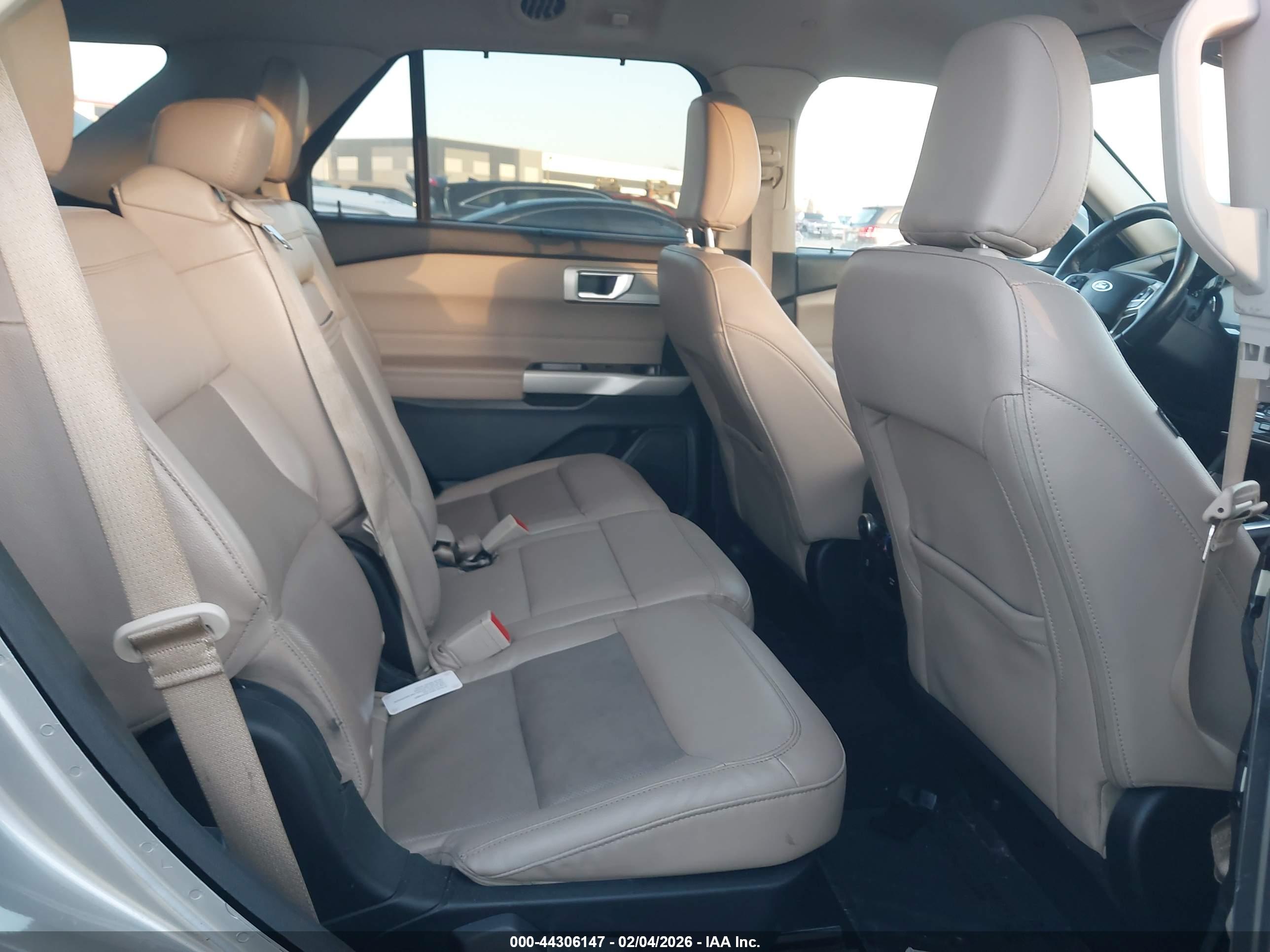 FORD EXPLORER image 8