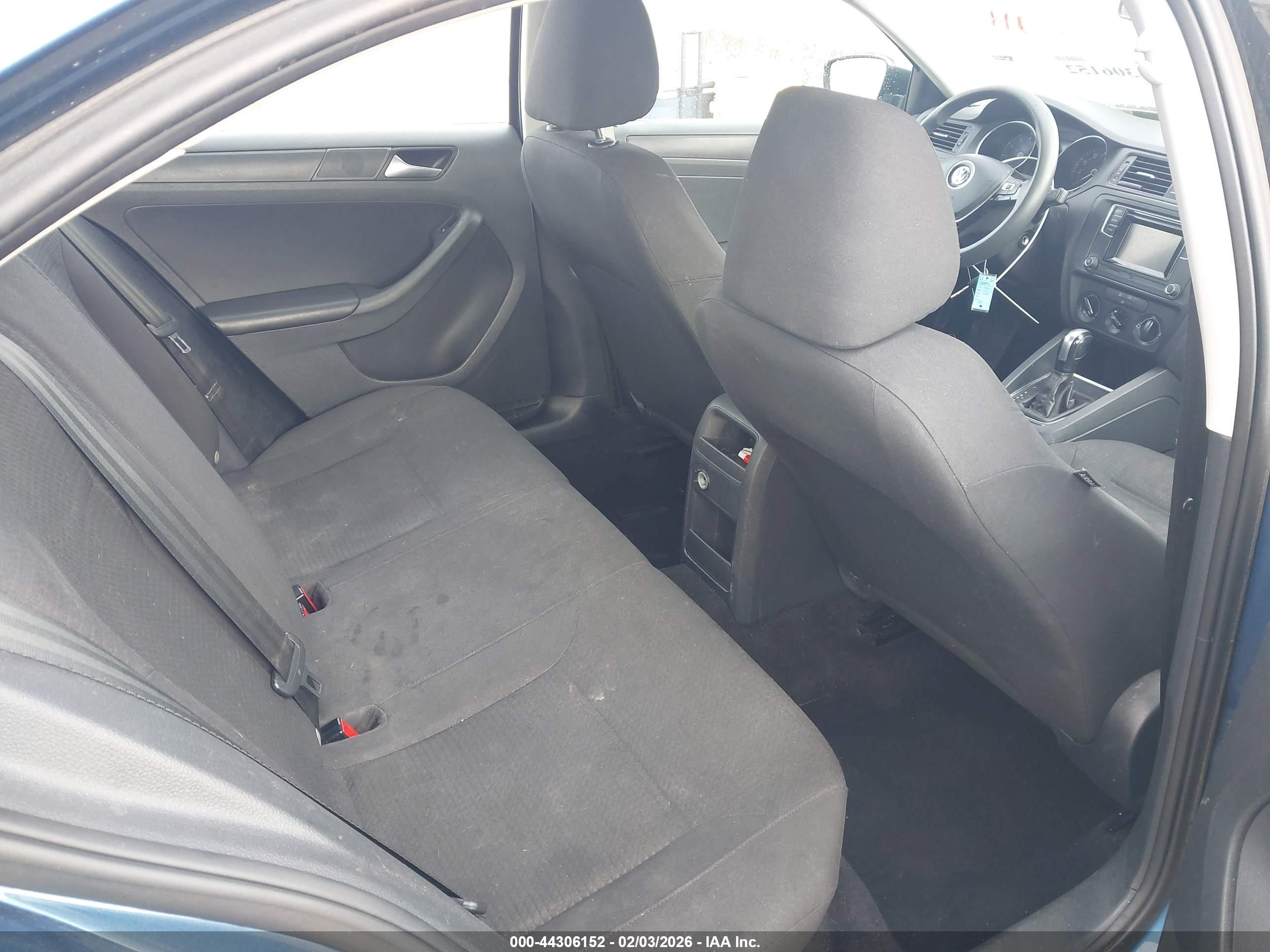 VOLKSWAGEN JETTA image 8