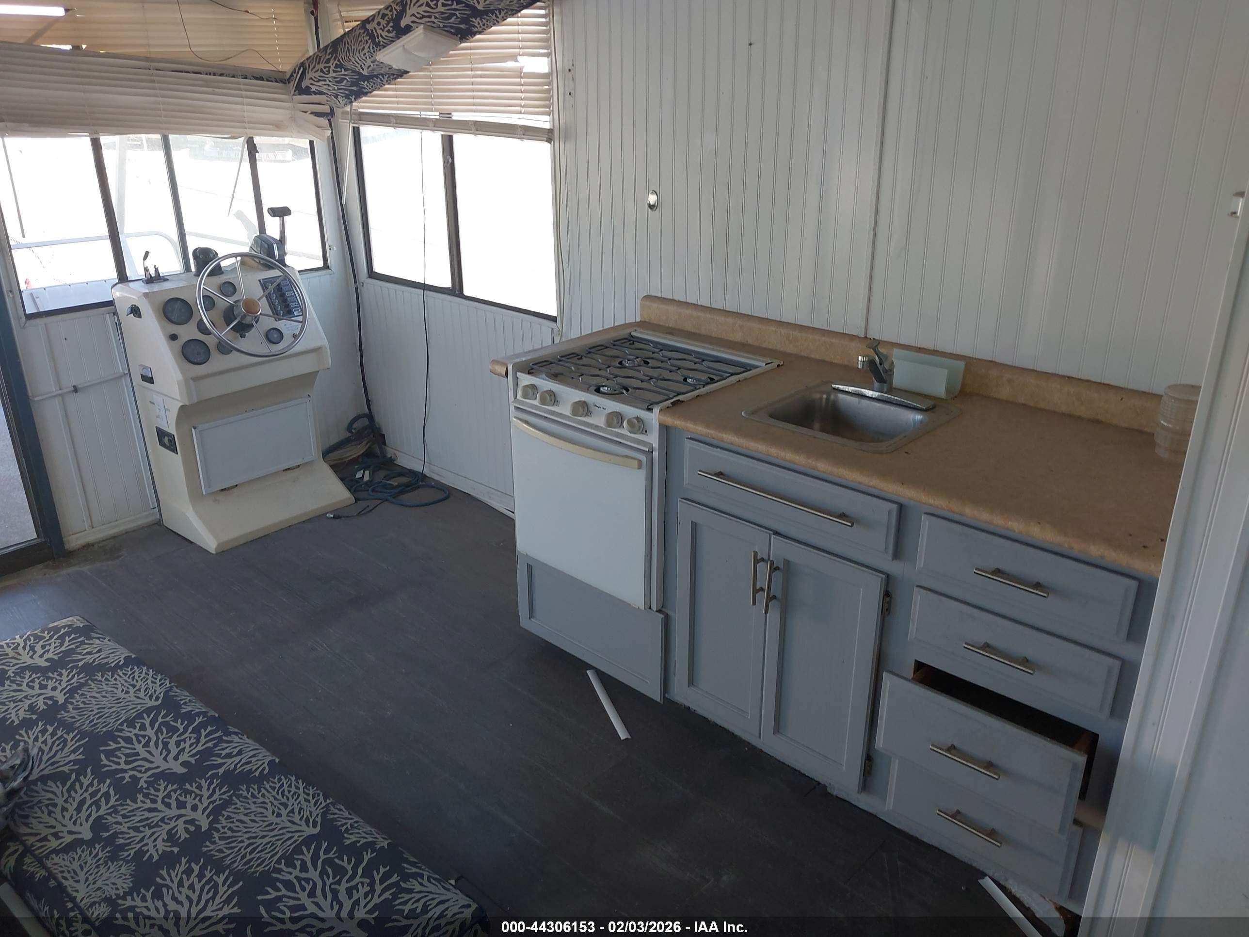 AQUA HOUSE image 8