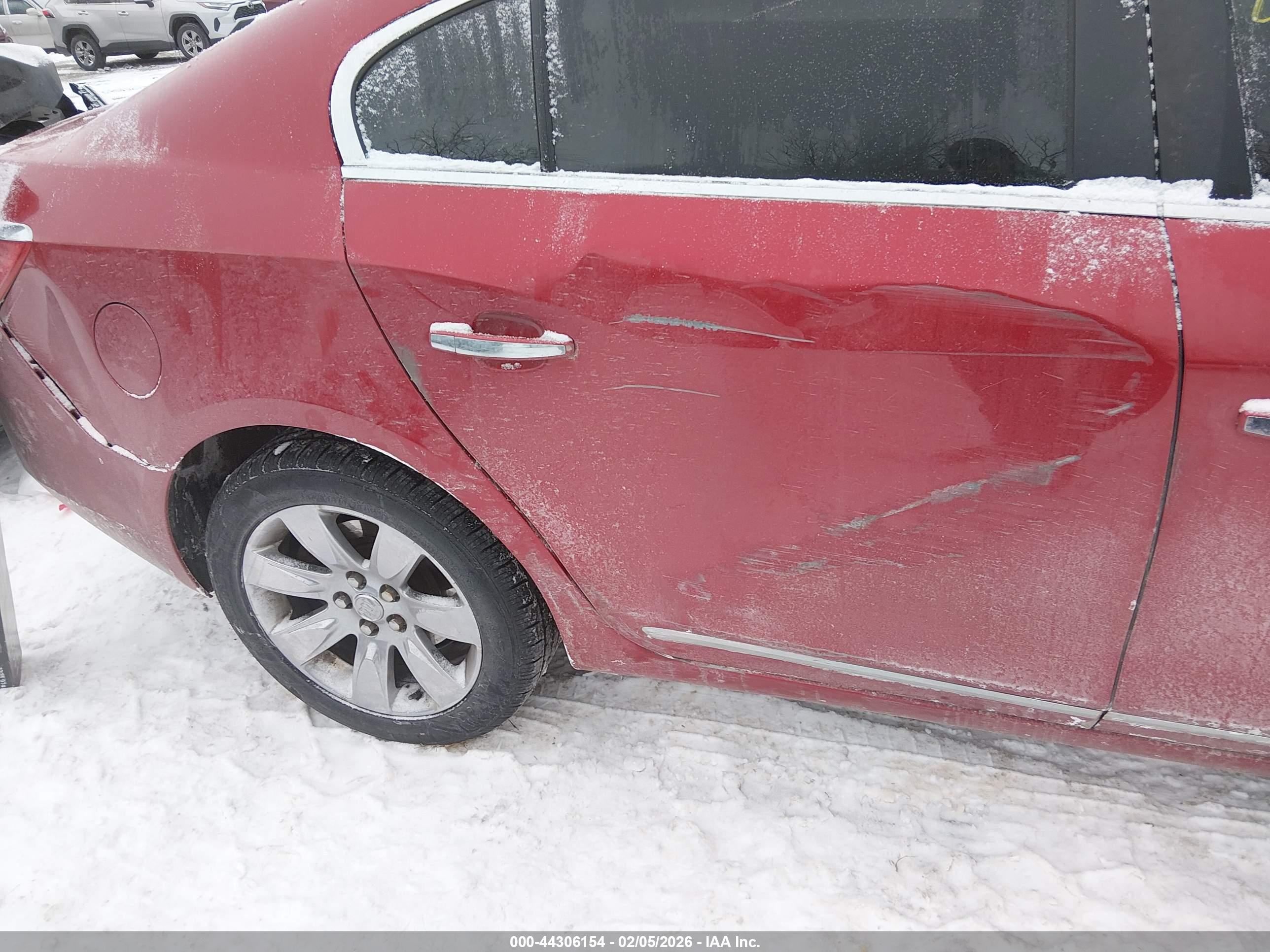 BUICK LACROSSE image 6