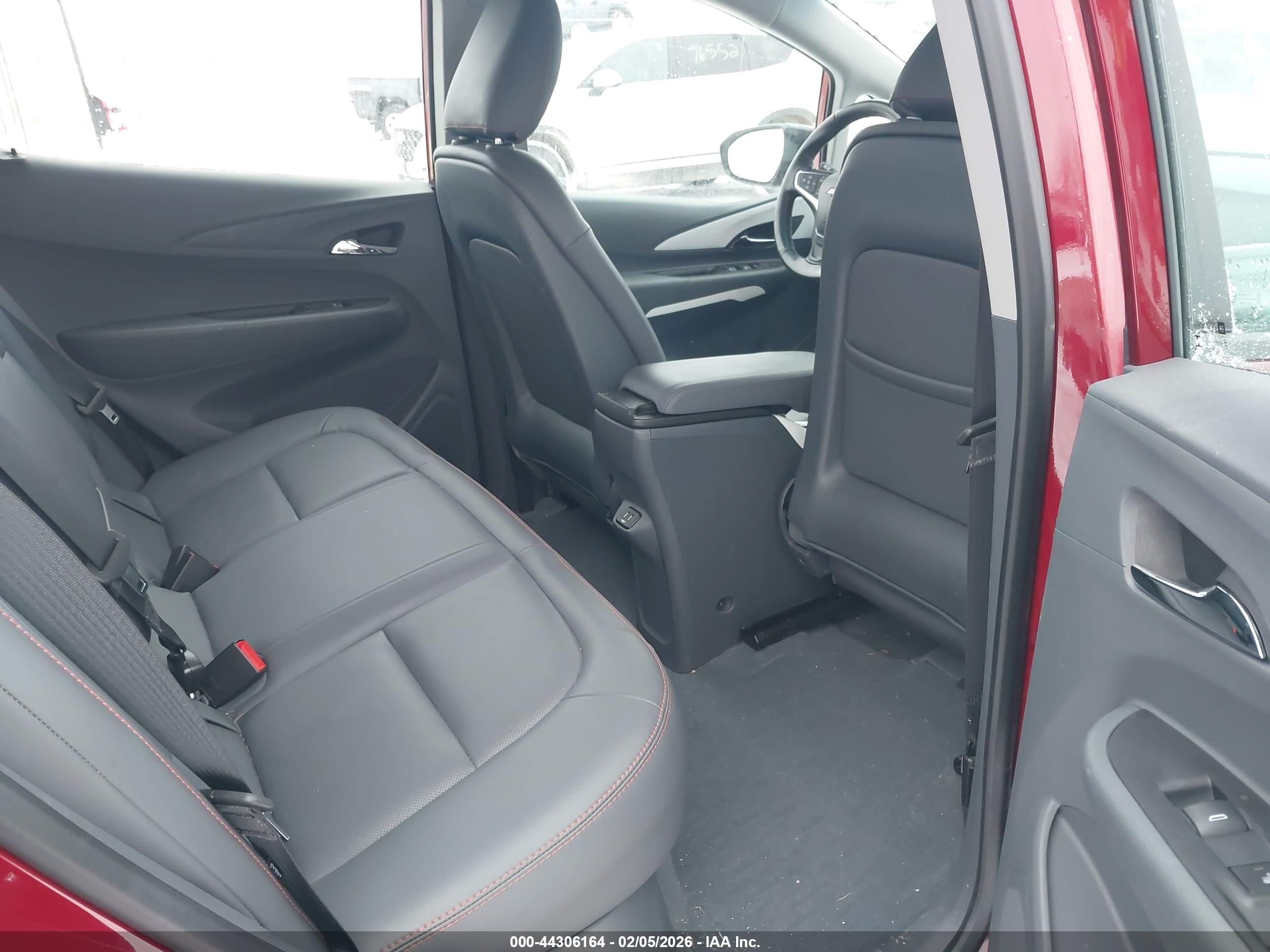 CHEVROLET BOLT image 8