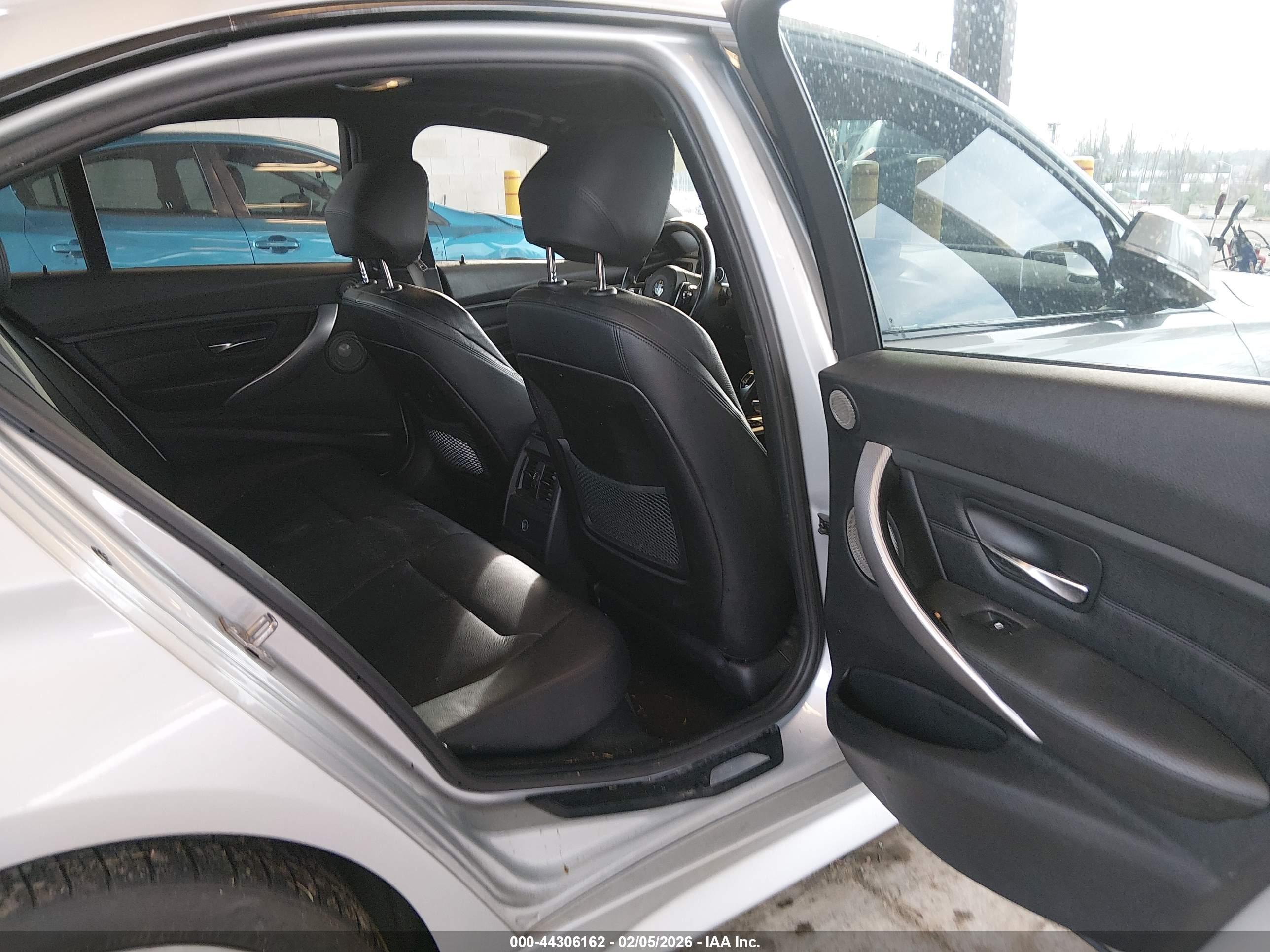 BMW 335I image 8