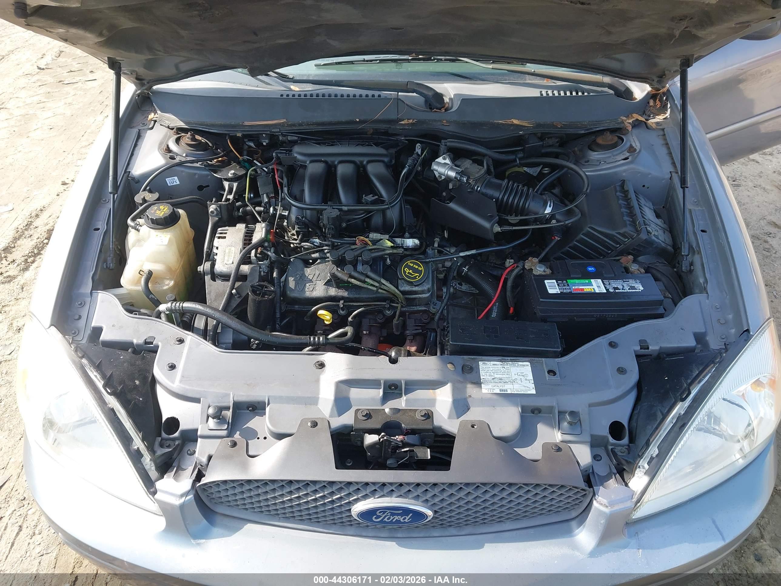 FORD TAURUS image 10