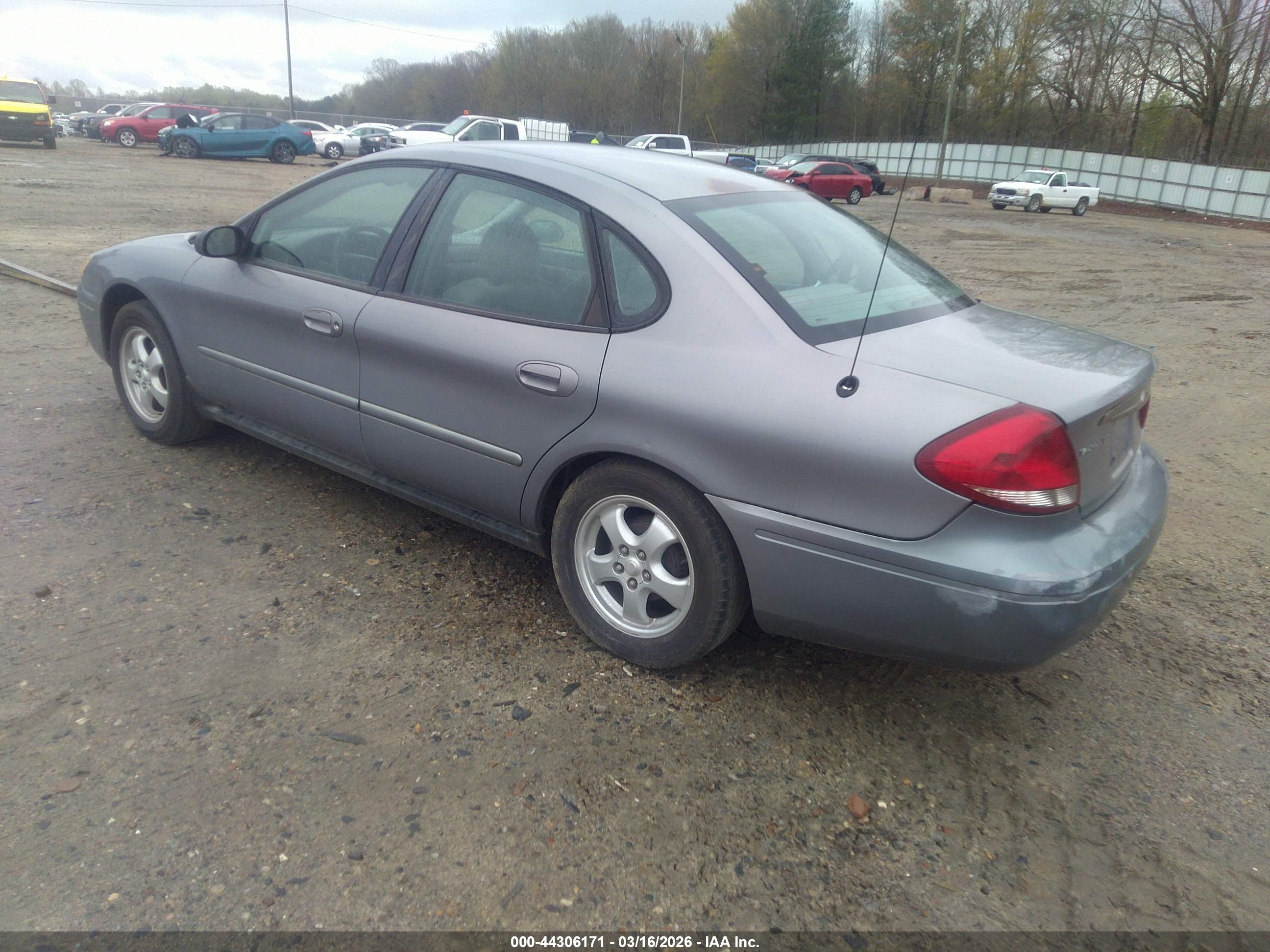 FORD TAURUS image 3