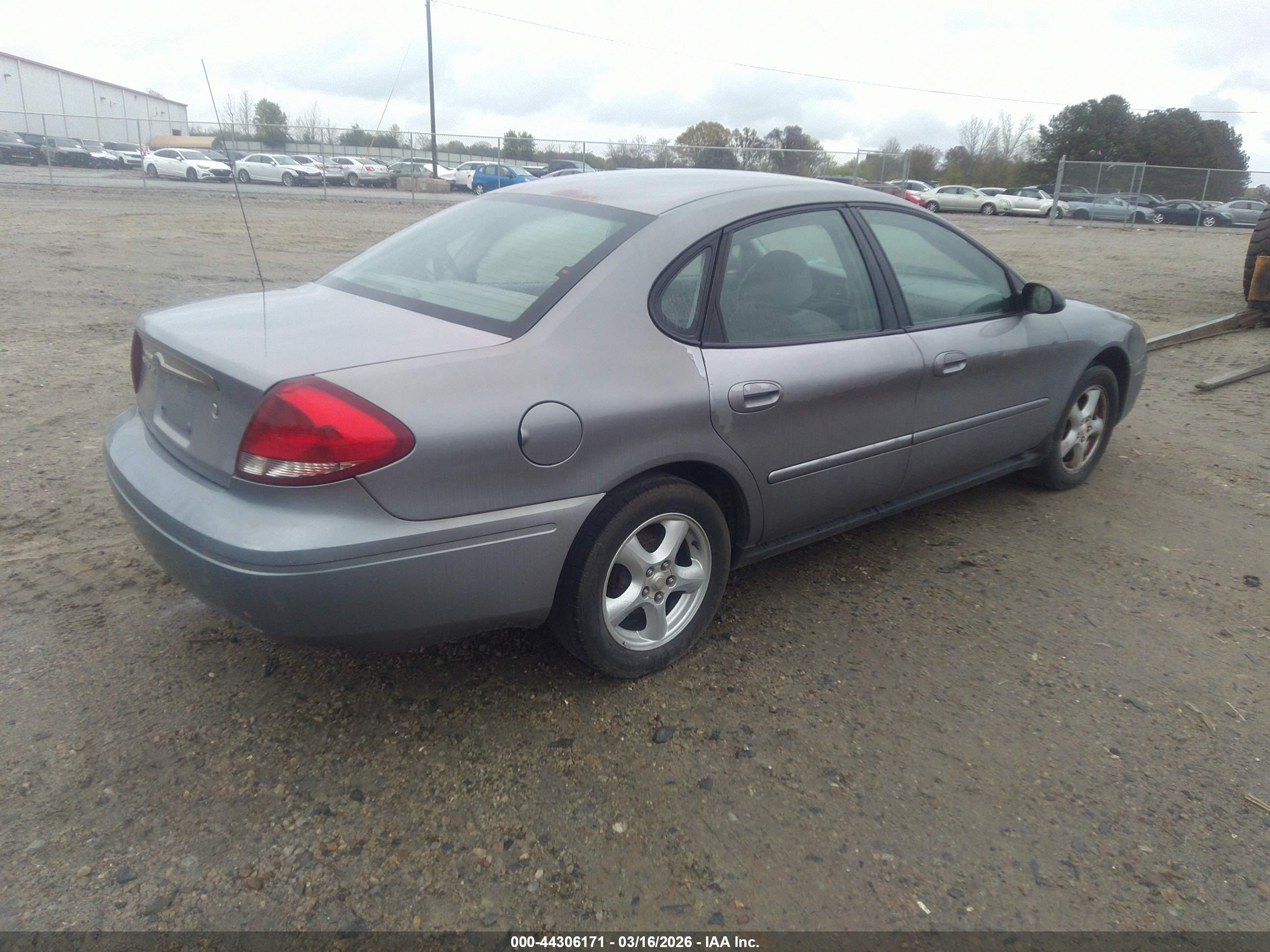 FORD TAURUS image 4