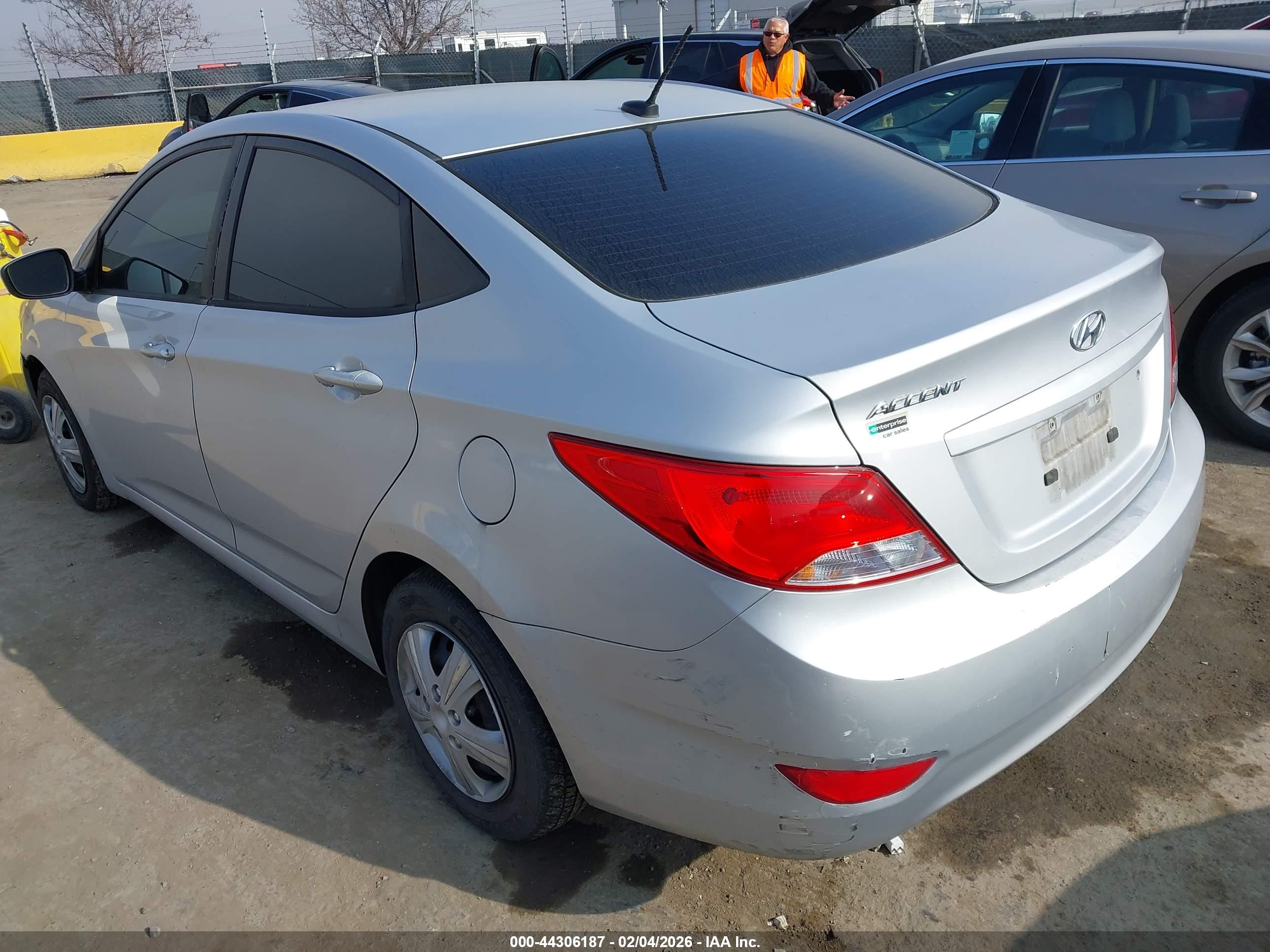 HYUNDAI ACCENT image 3
