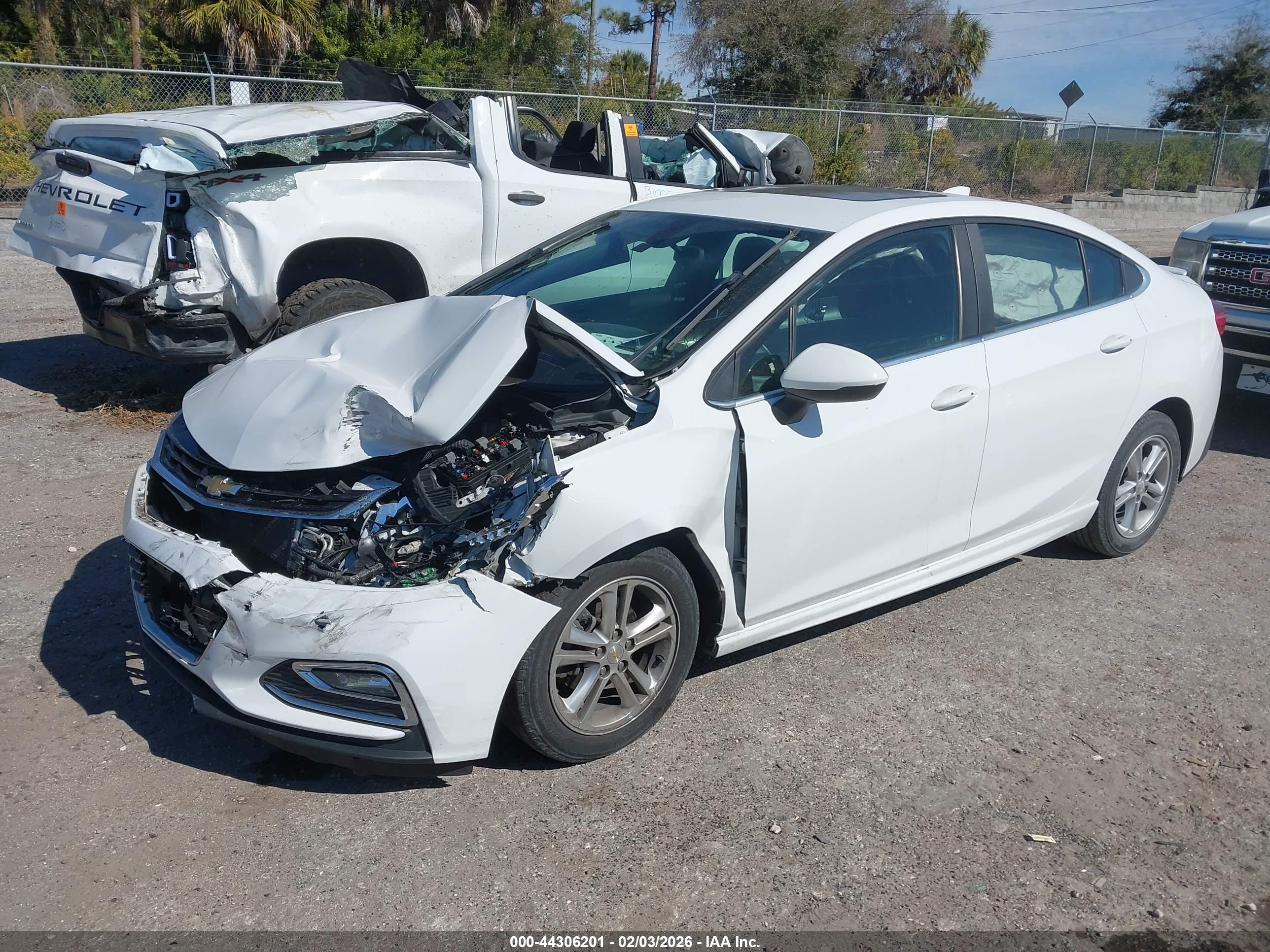 CHEVROLET CRUZE image 2