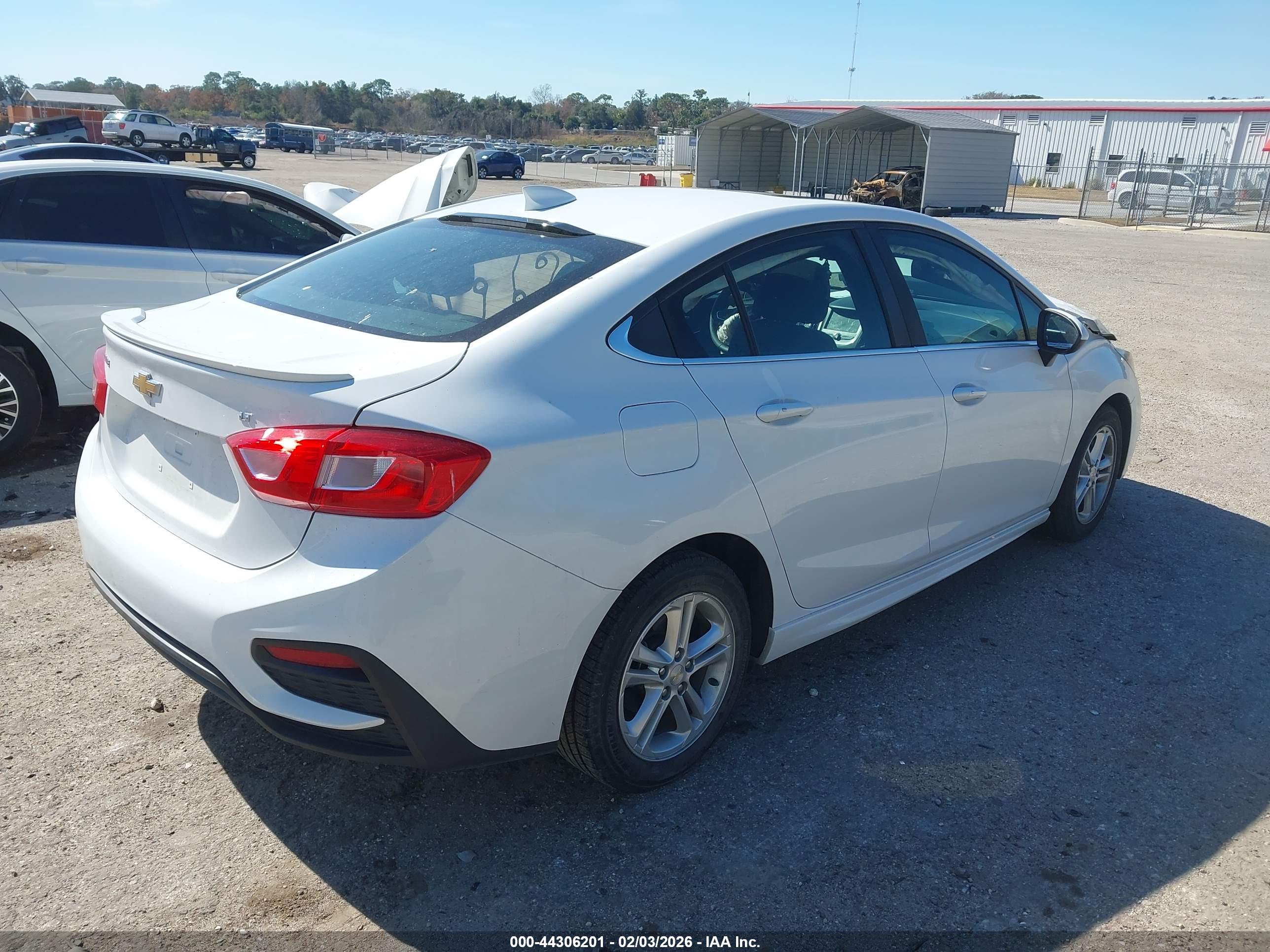 CHEVROLET CRUZE image 4