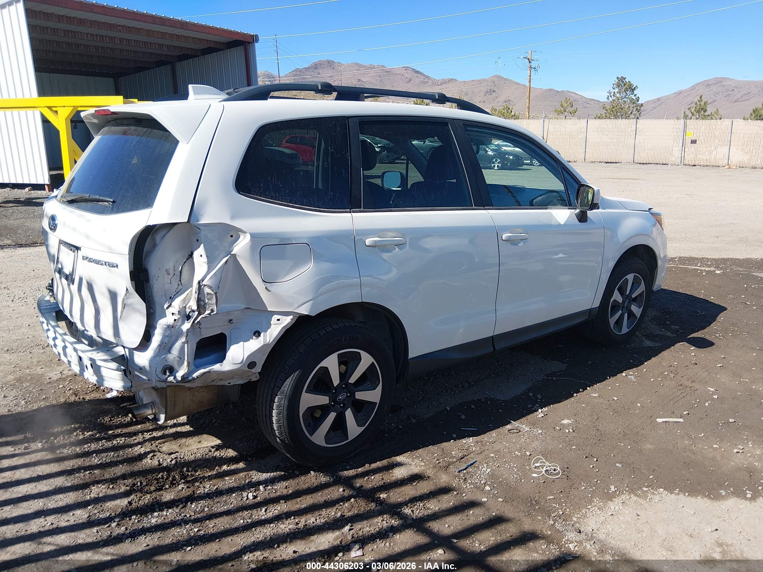 SUBARU FORESTER image 4