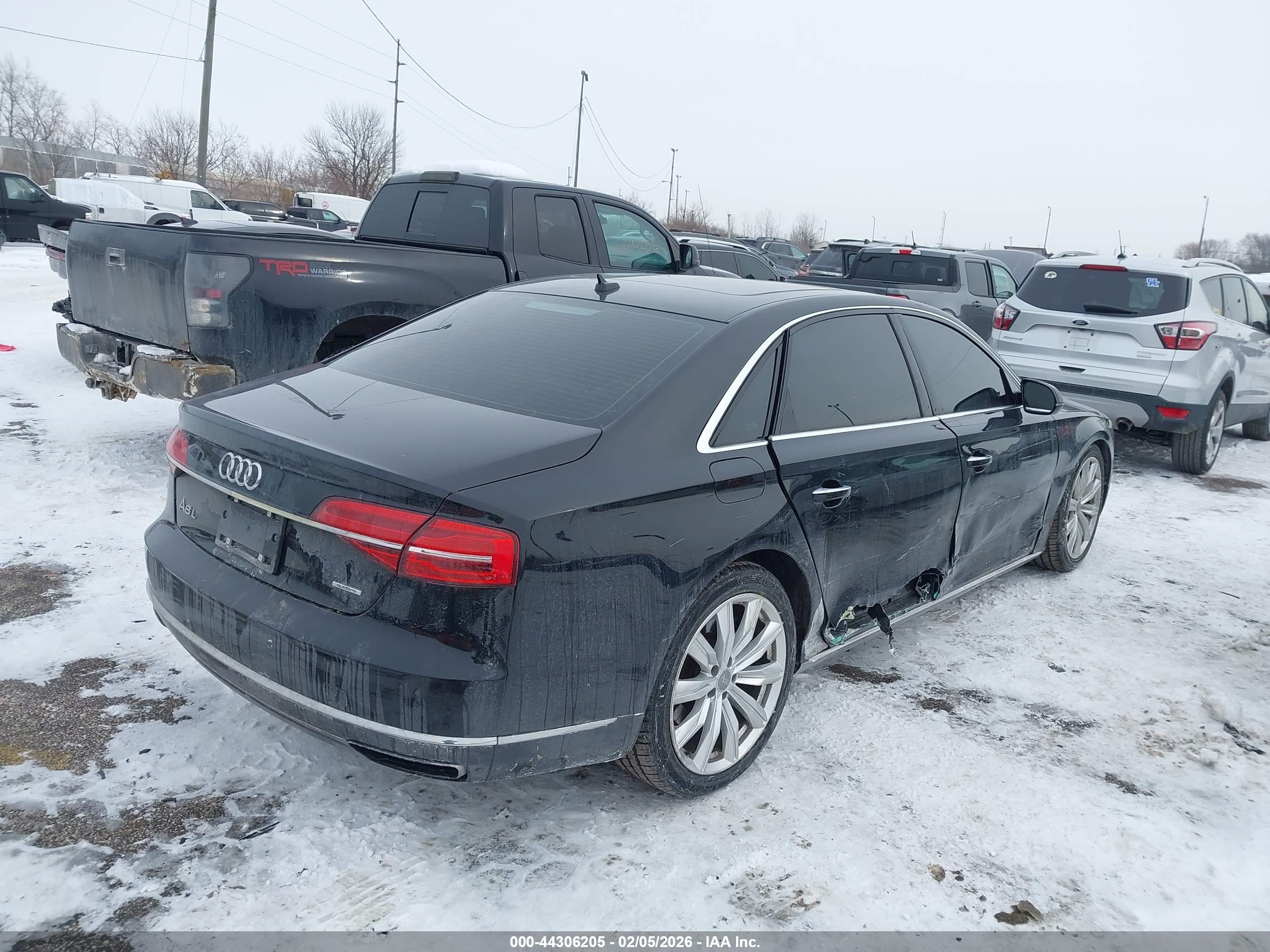 AUDI A8 image 4
