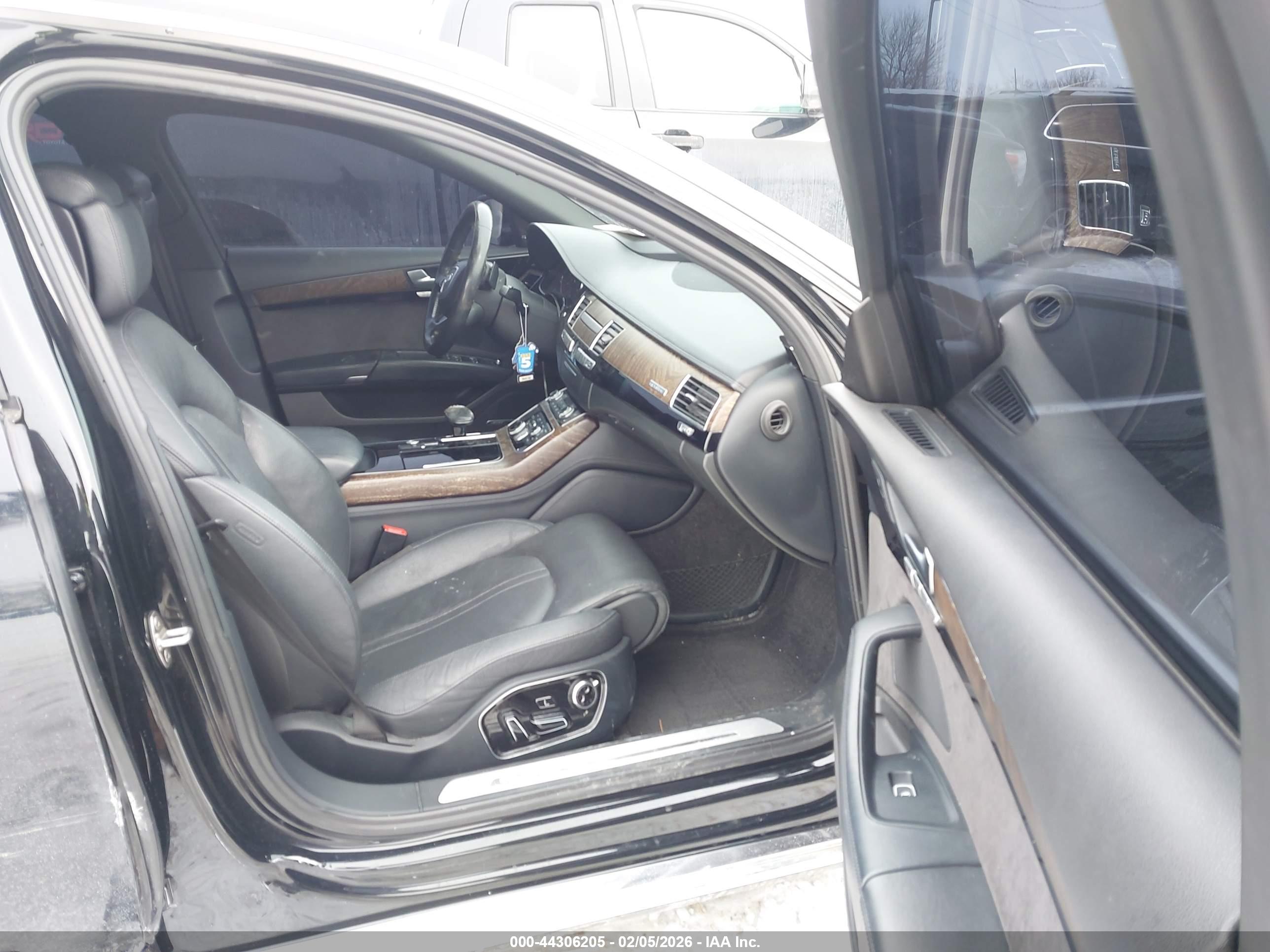 AUDI A8 image 5