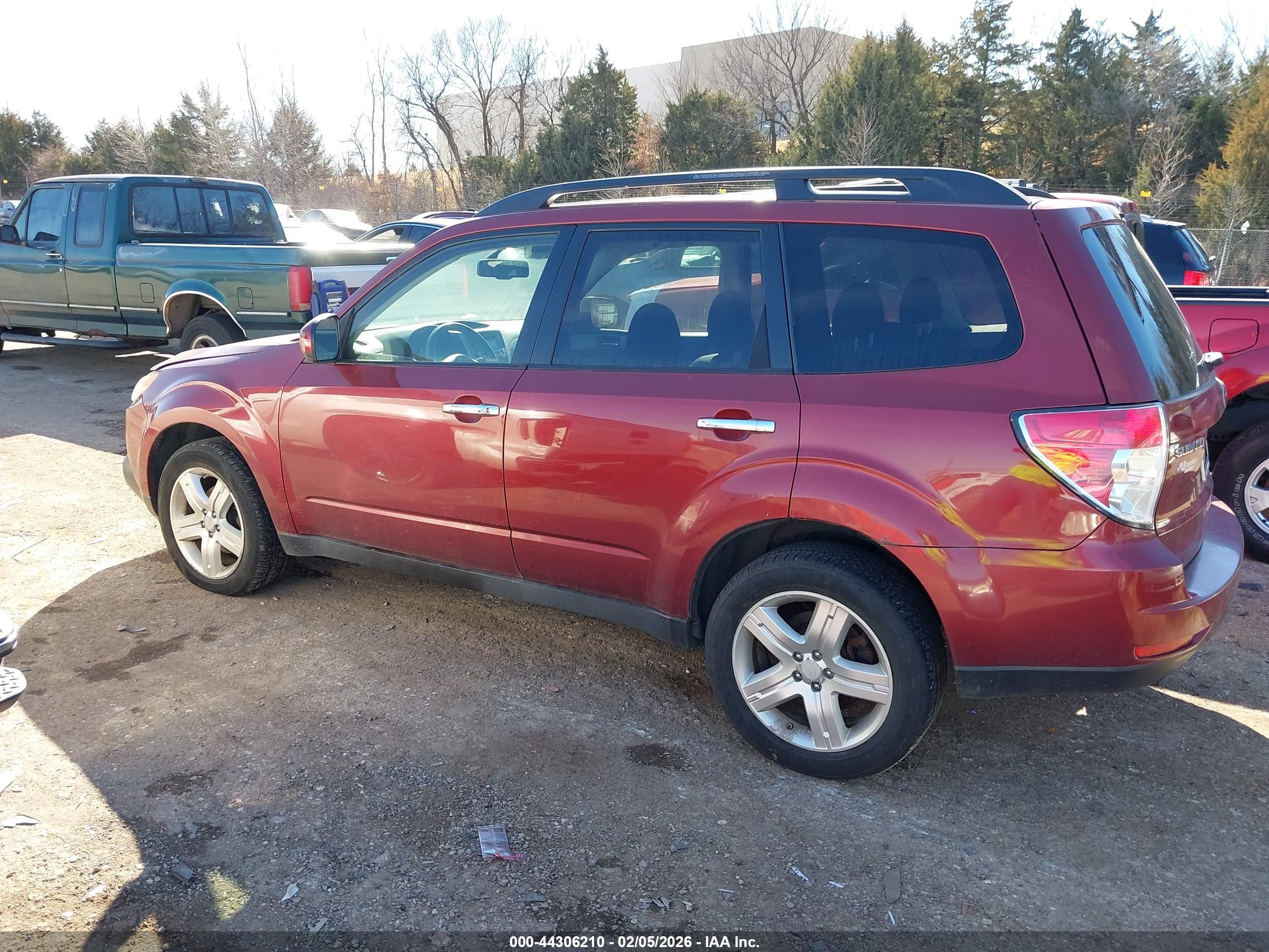 SUBARU FORESTER image 3