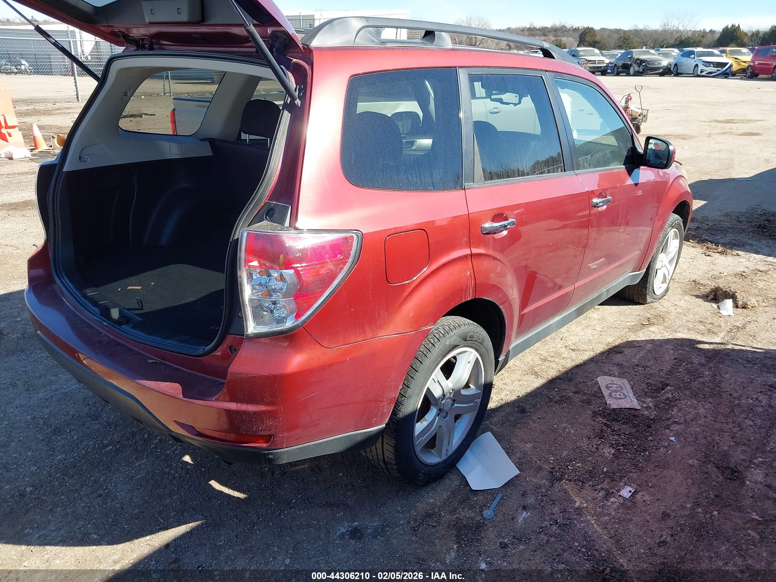SUBARU FORESTER image 4