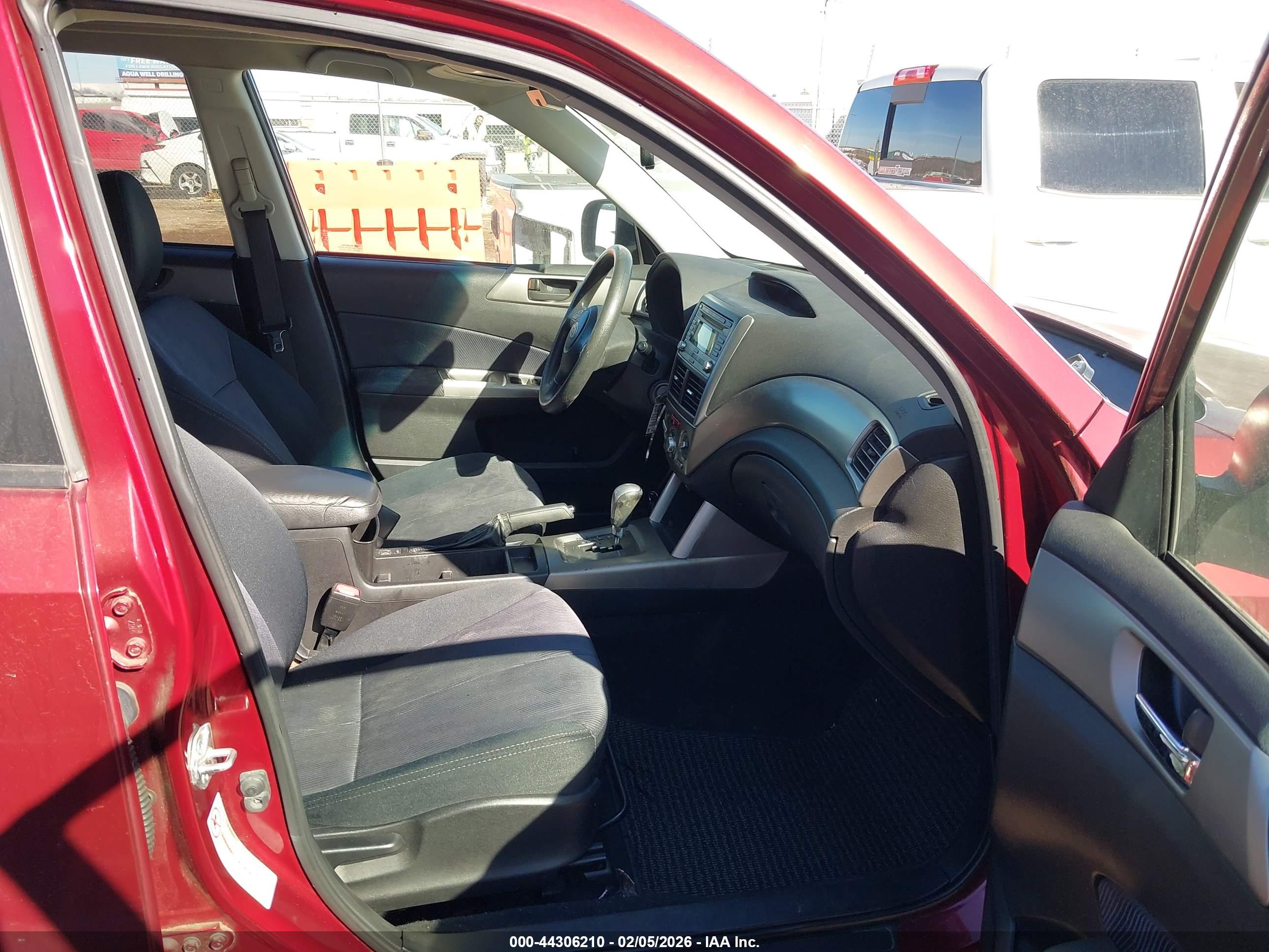 SUBARU FORESTER image 5