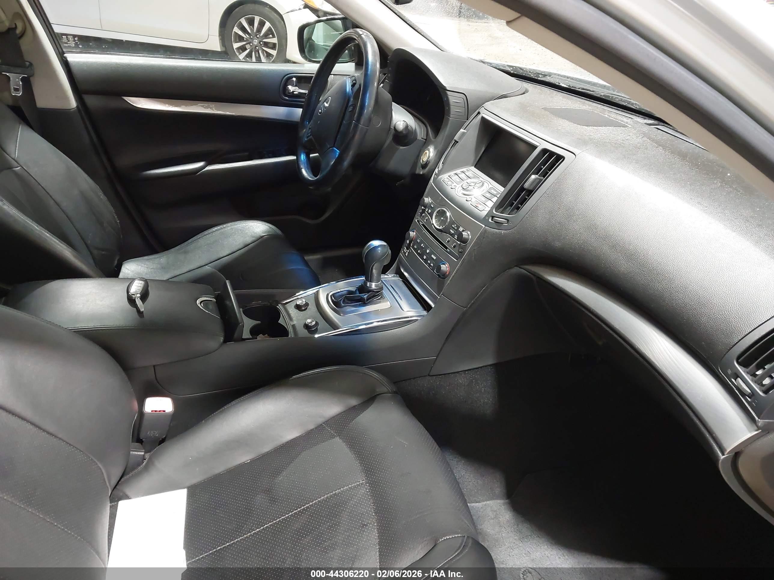 INFINITI G37 image 5