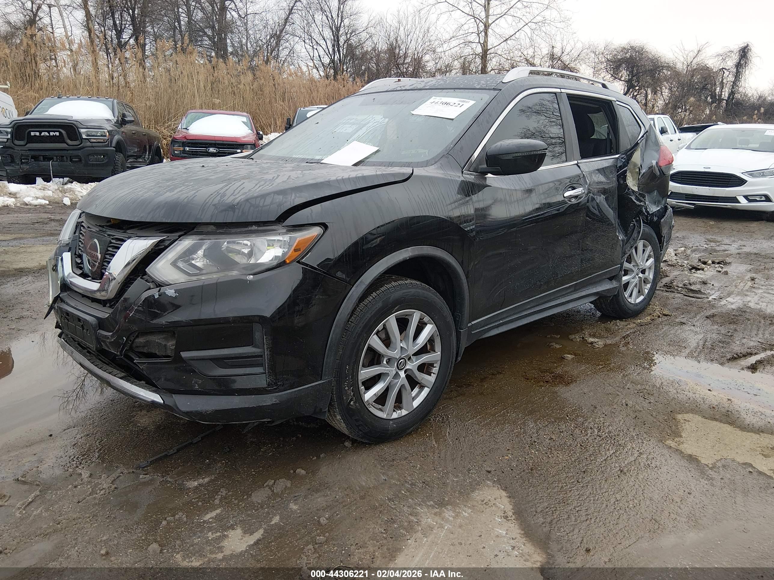 NISSAN ROGUE image 2