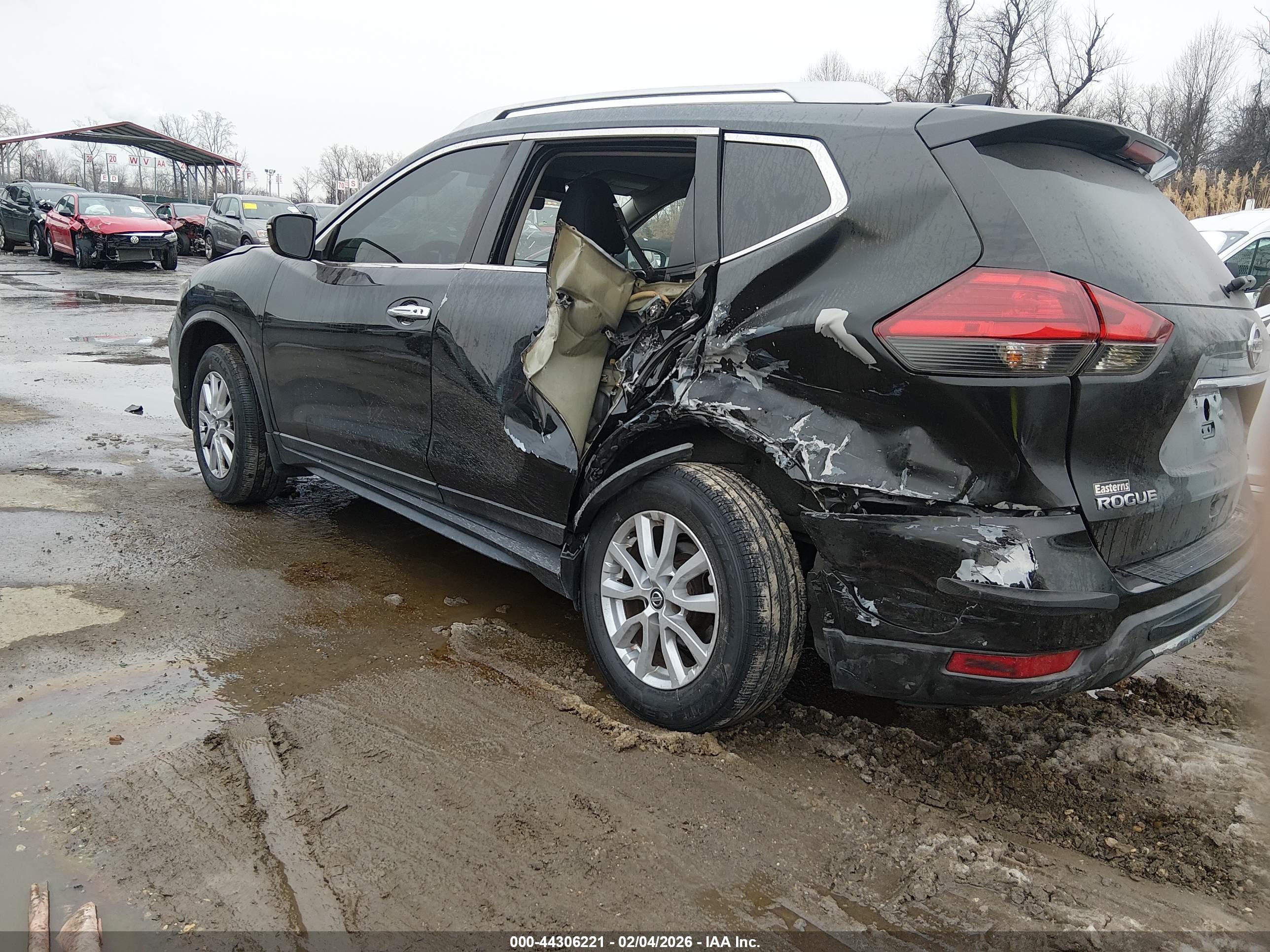 NISSAN ROGUE image 3