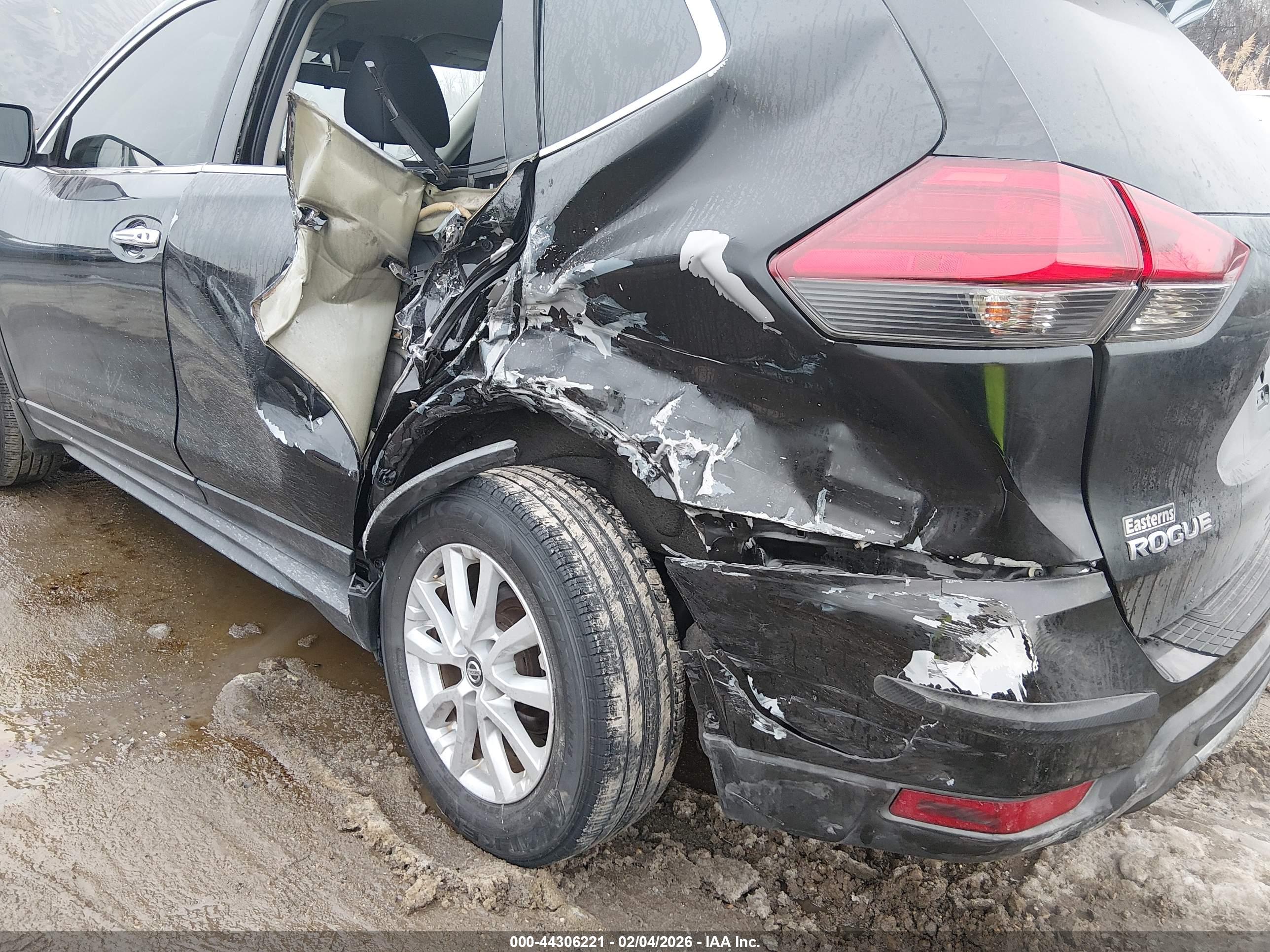 NISSAN ROGUE image 6