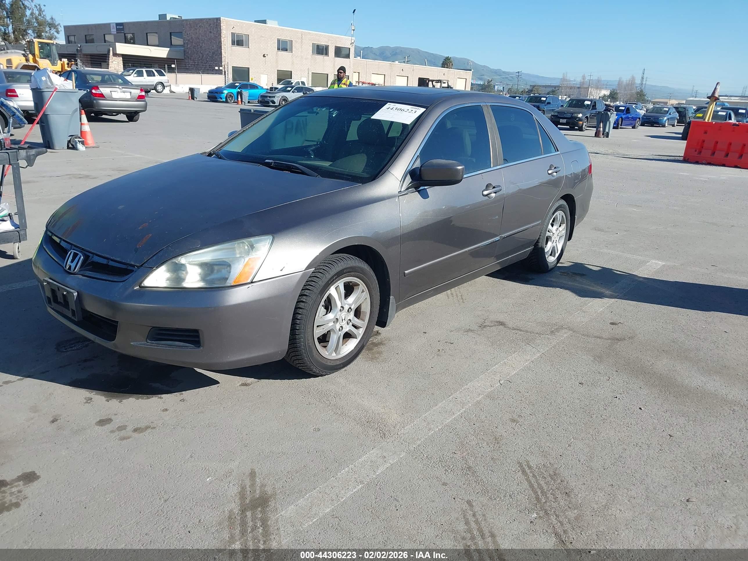 HONDA ACCORD image 2