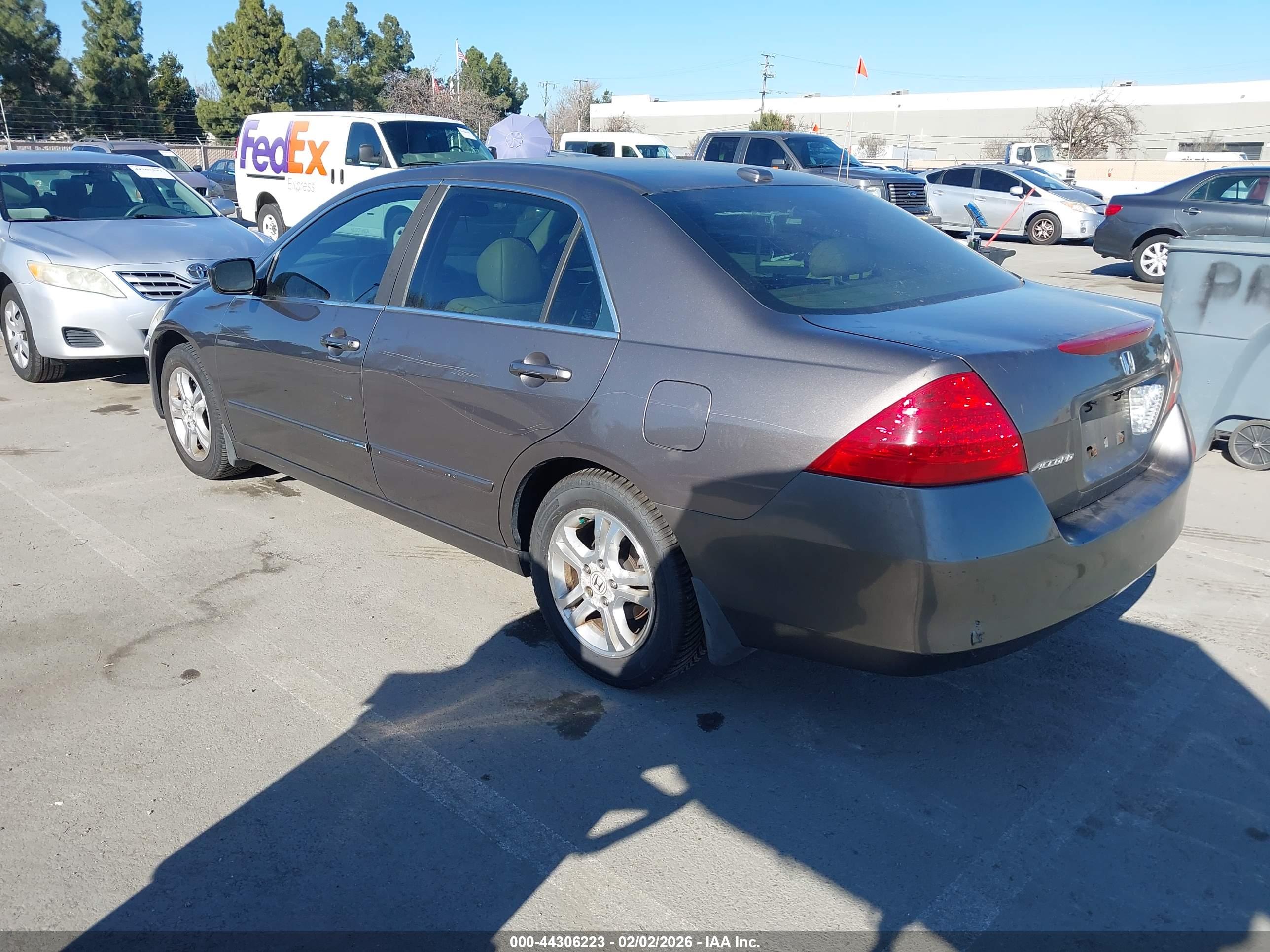 HONDA ACCORD image 3