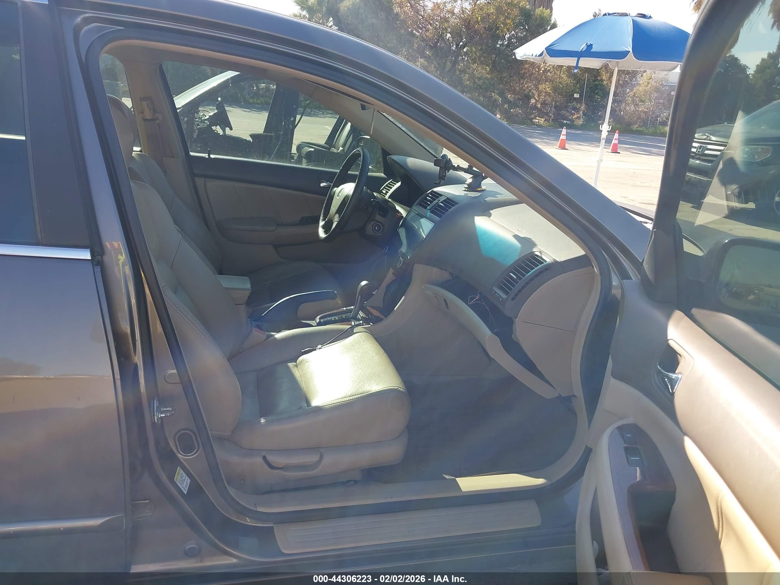 HONDA ACCORD image 5