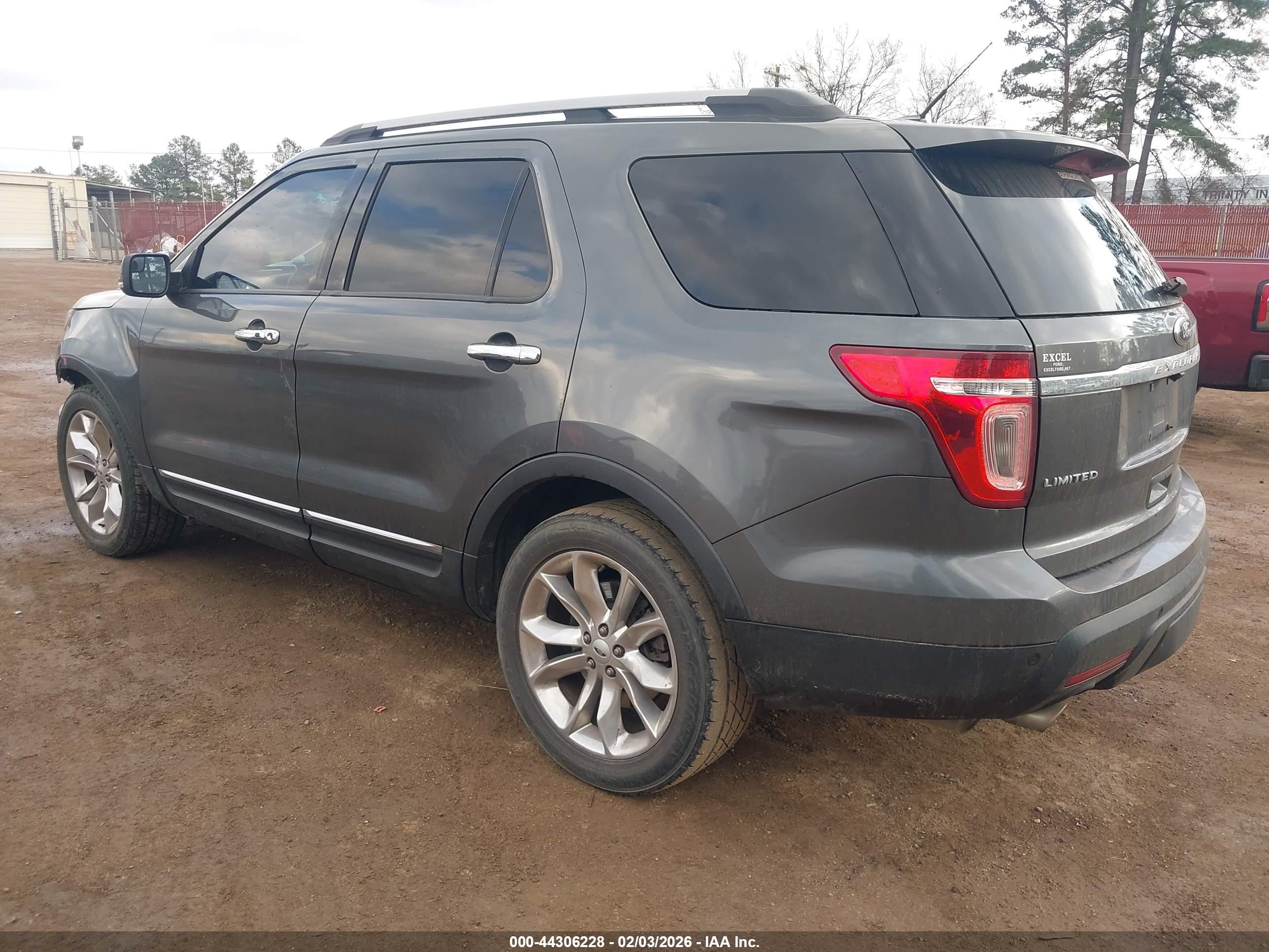 FORD EXPLORER image 3