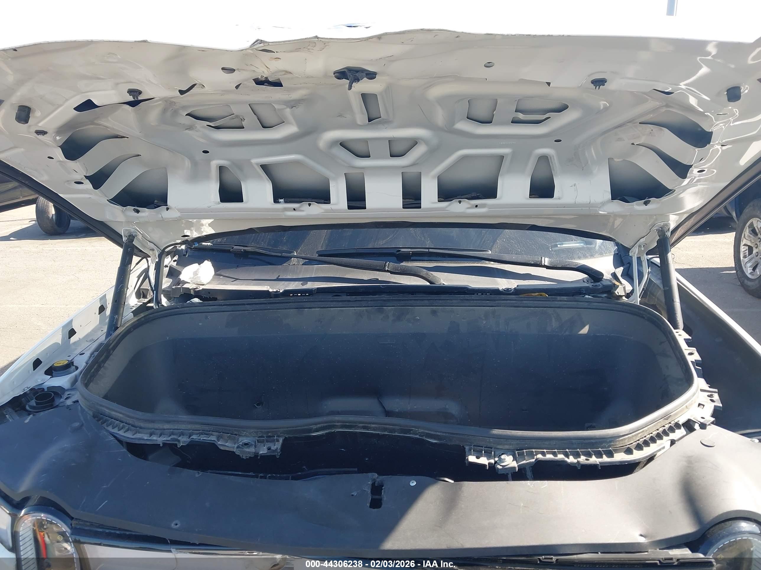 RIVIAN R1S image 10