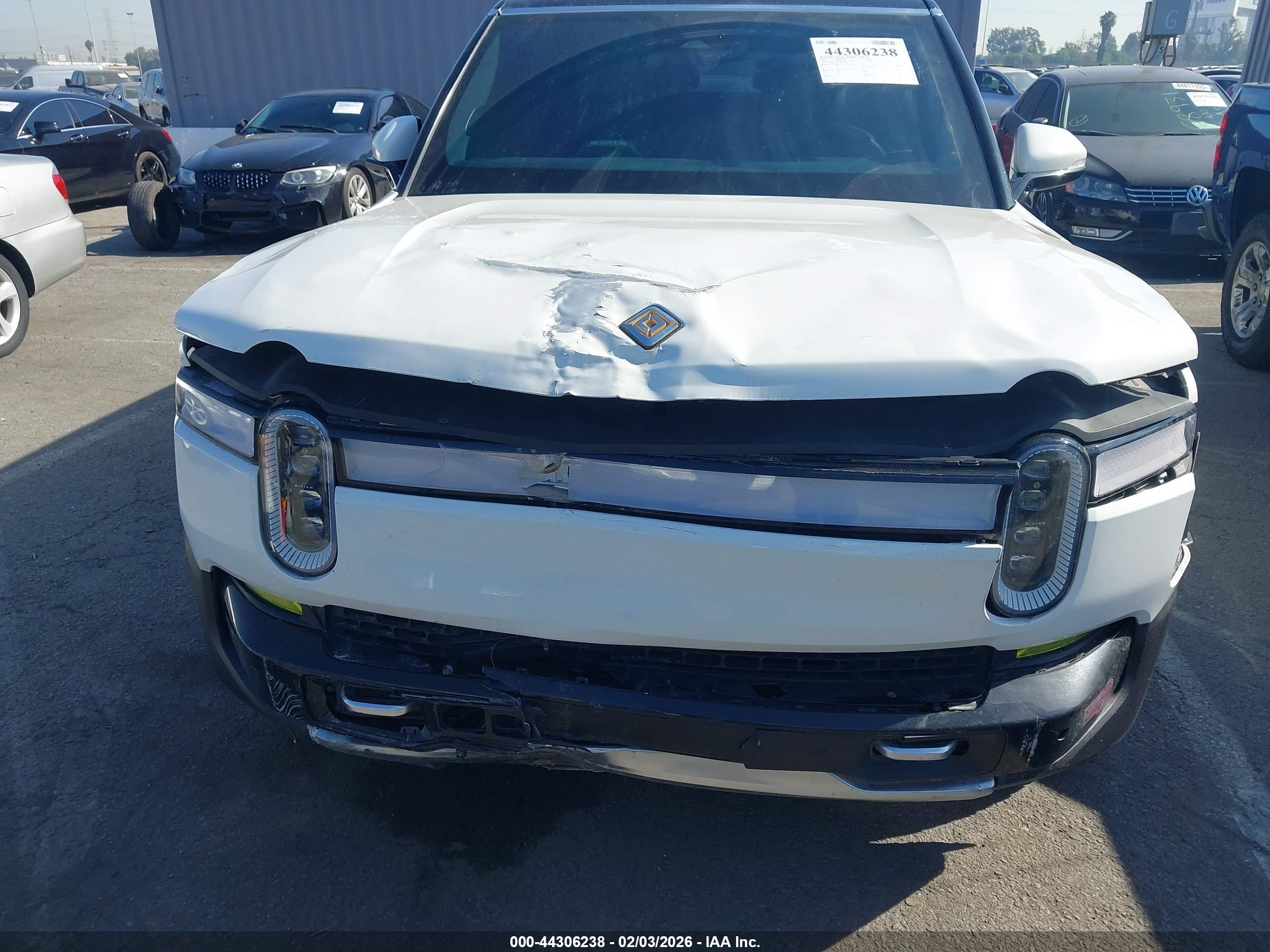 RIVIAN R1S image 6
