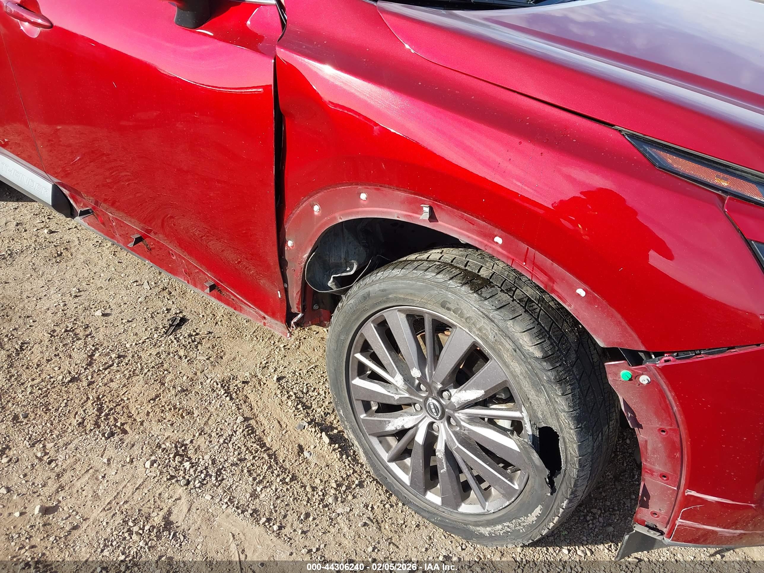 NISSAN PATHFINDER image 6