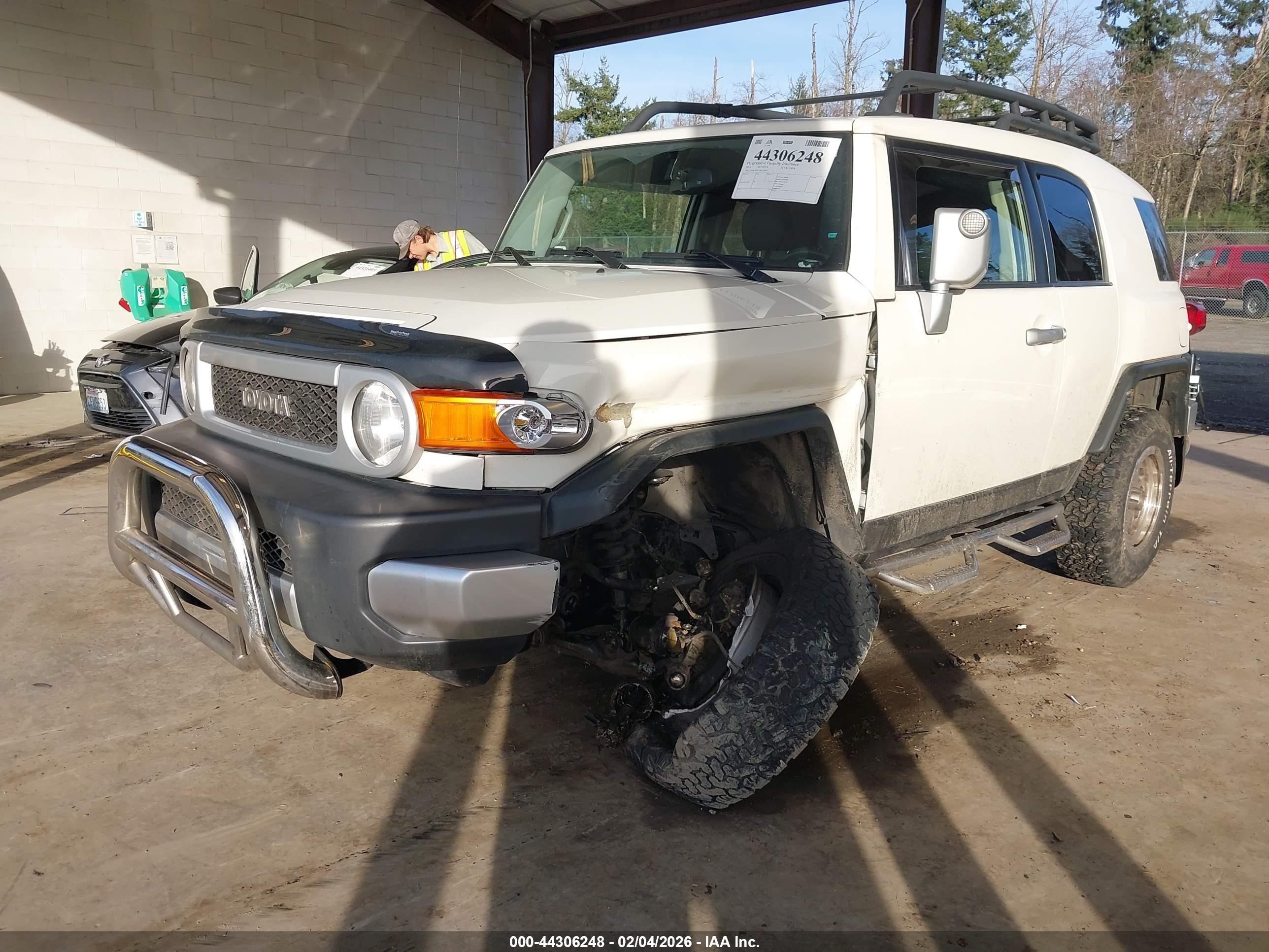 TOYOTA FJ image 2