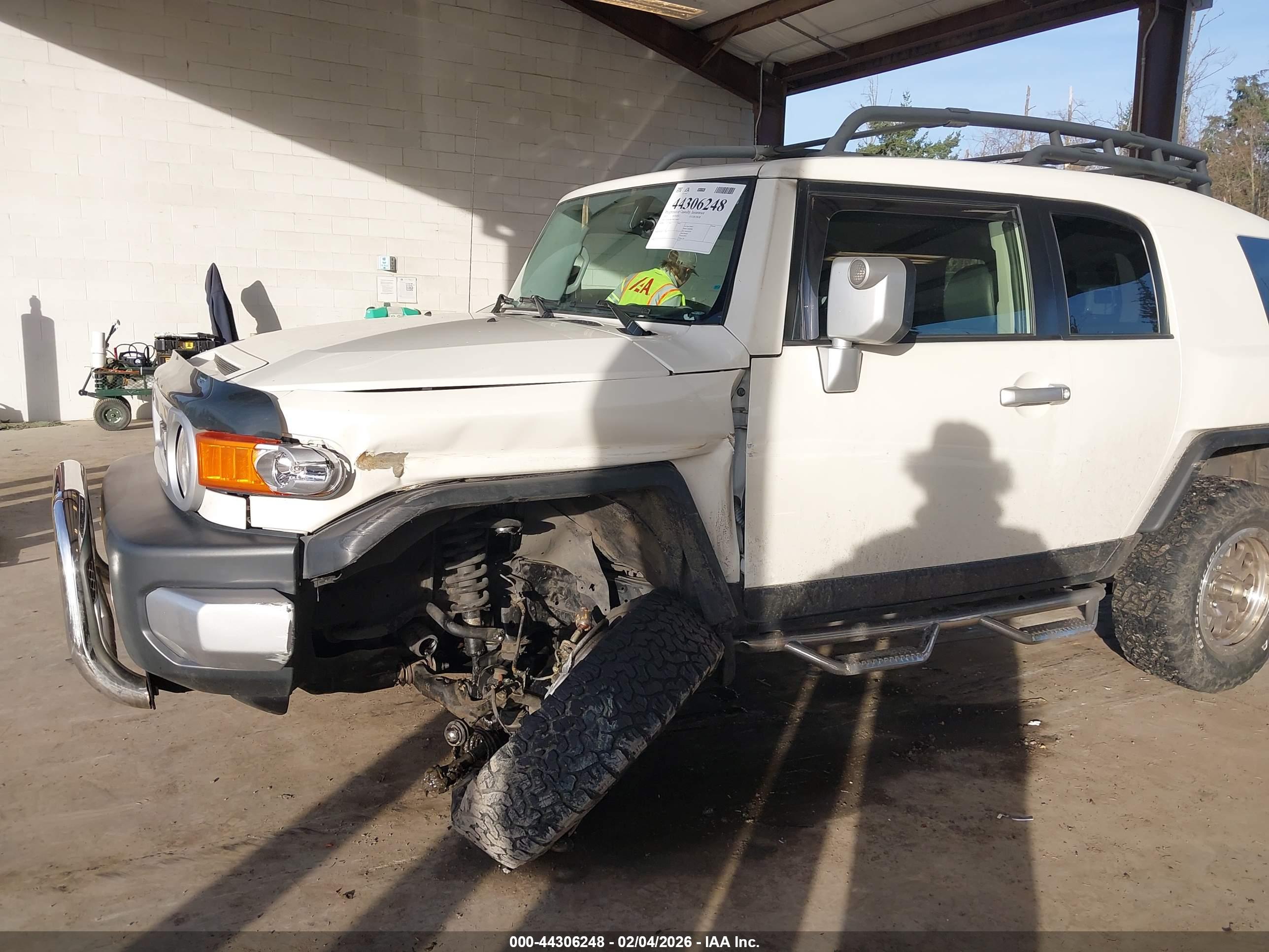 TOYOTA FJ image 6