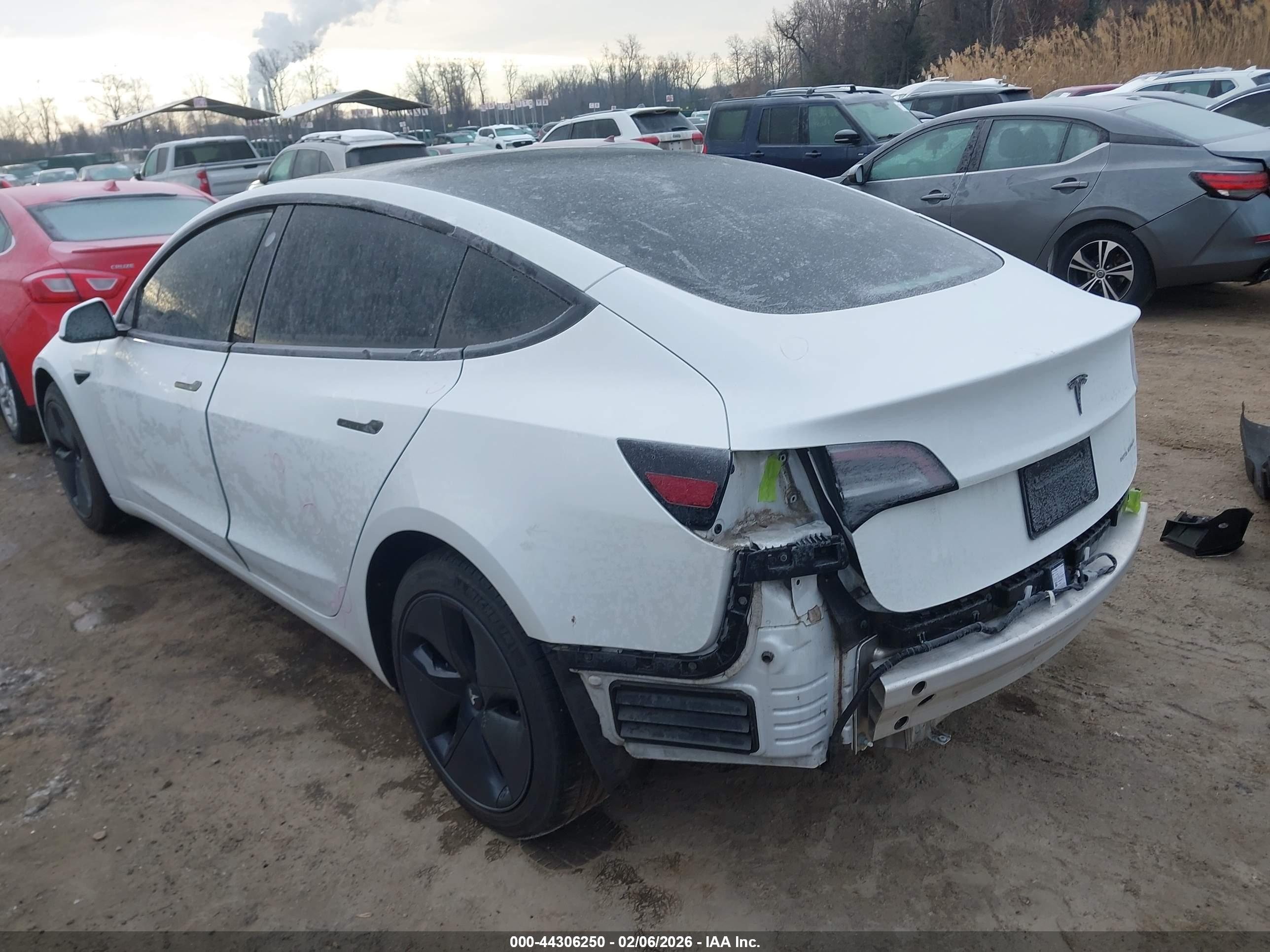 TESLA MODEL image 3