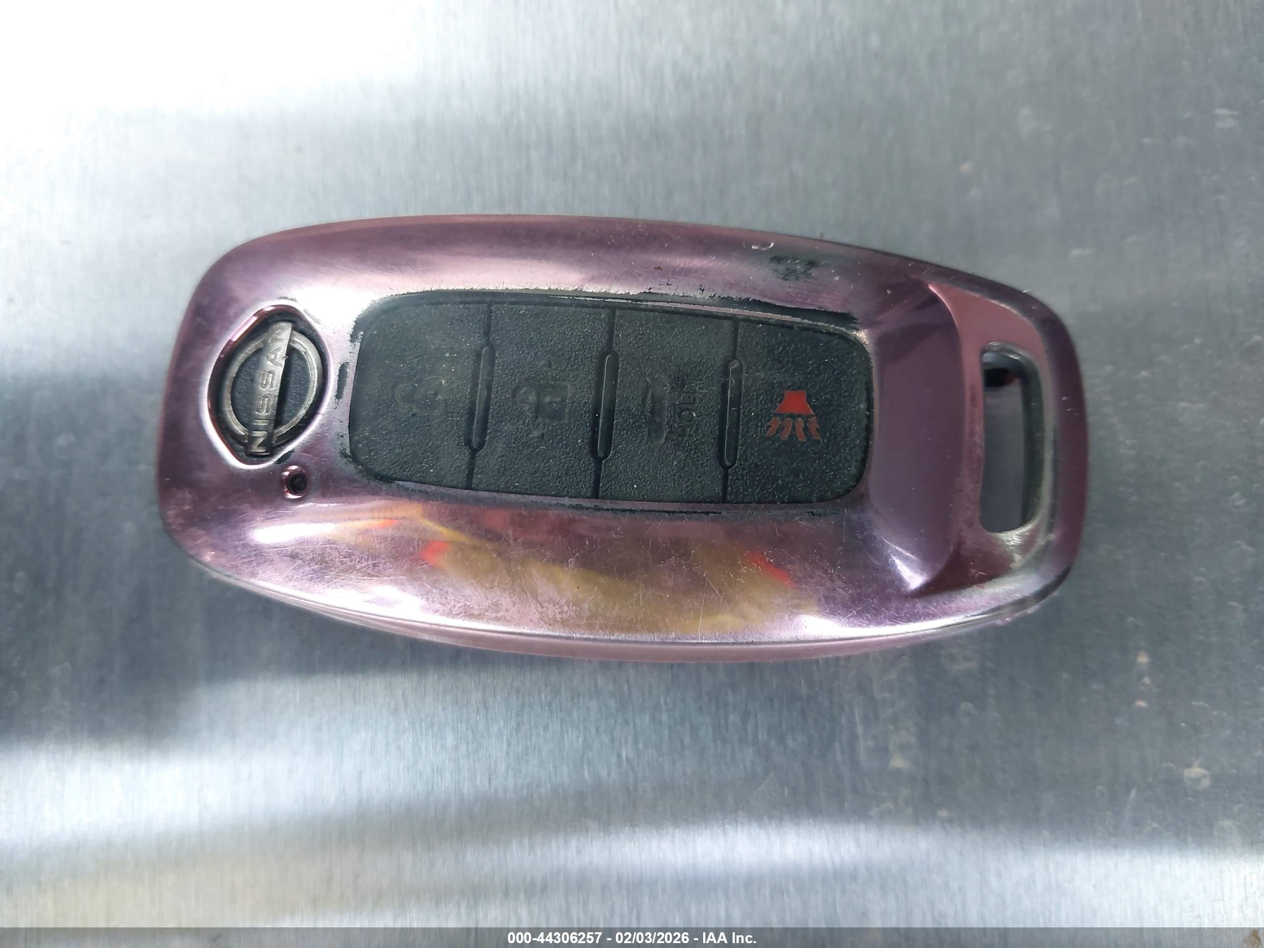 NISSAN VERSA image 11