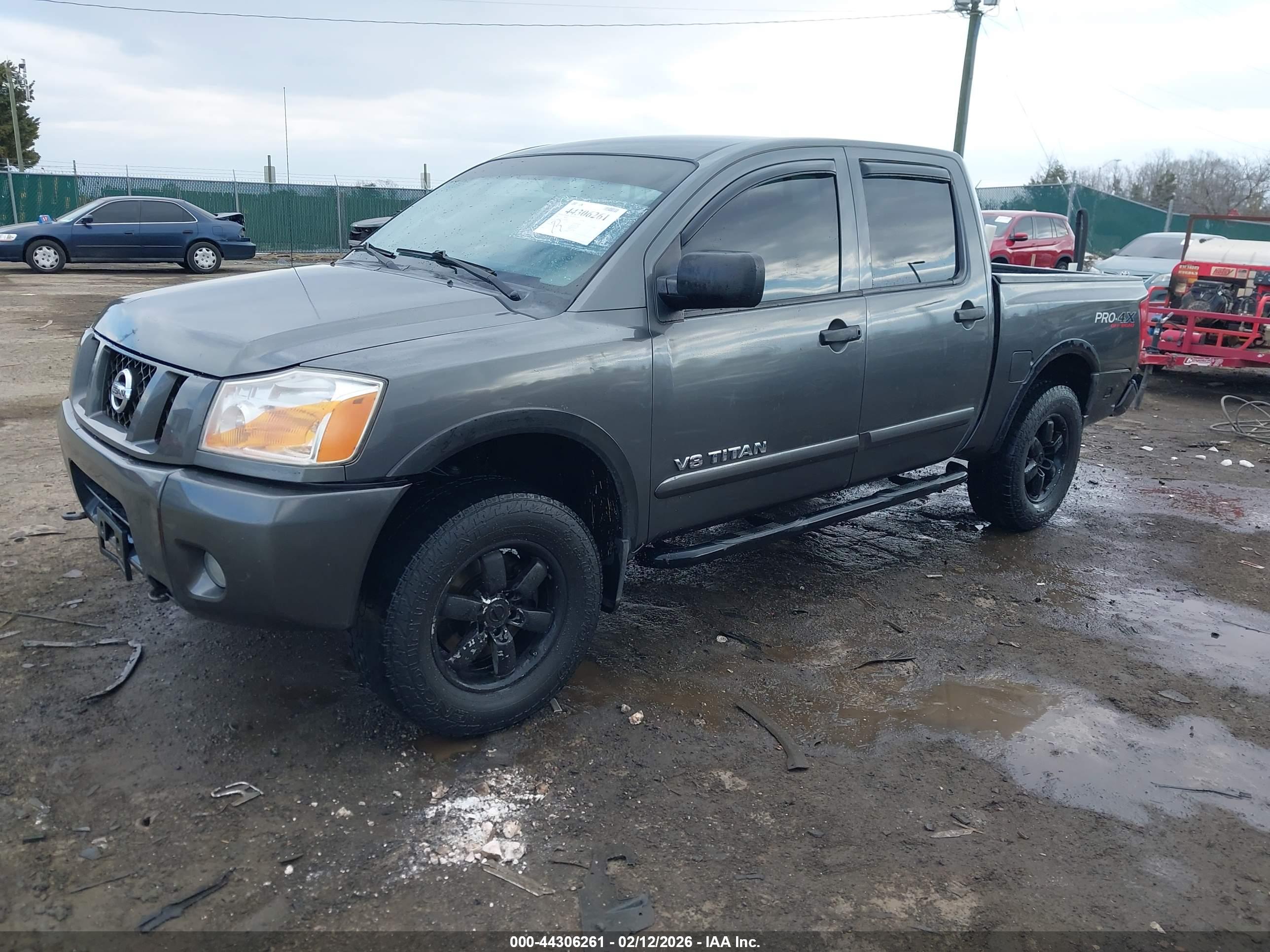 NISSAN TITAN image 2