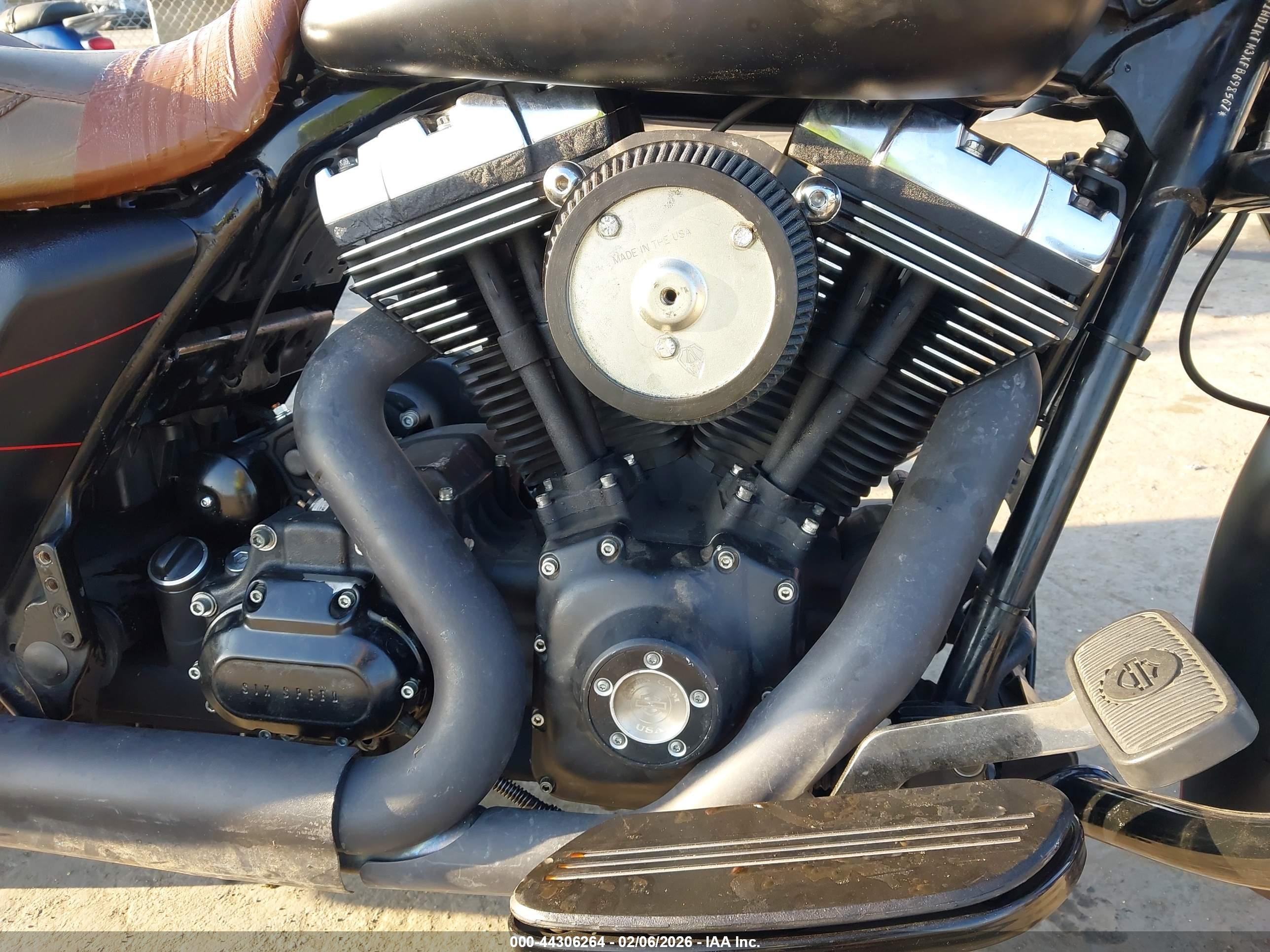 HARLEY-DAVIDSON FLTRXS image 8