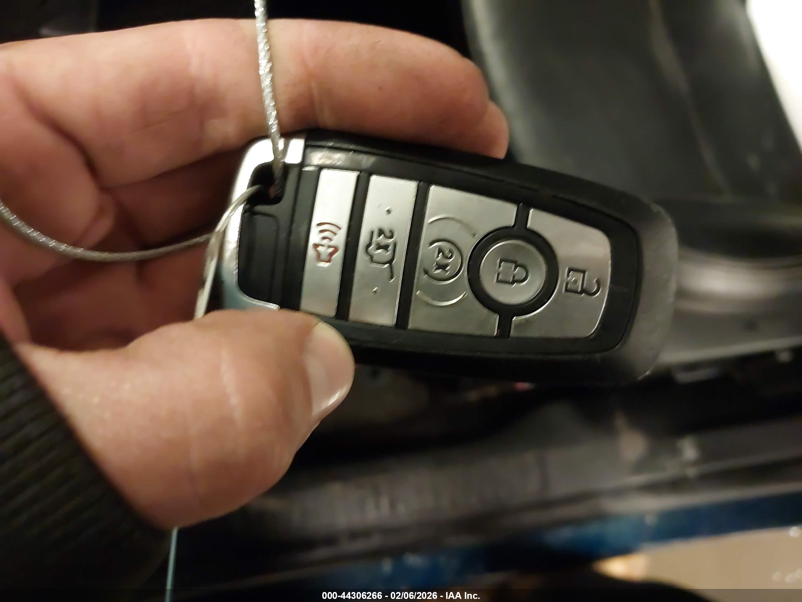 FORD ESCAPE image 11