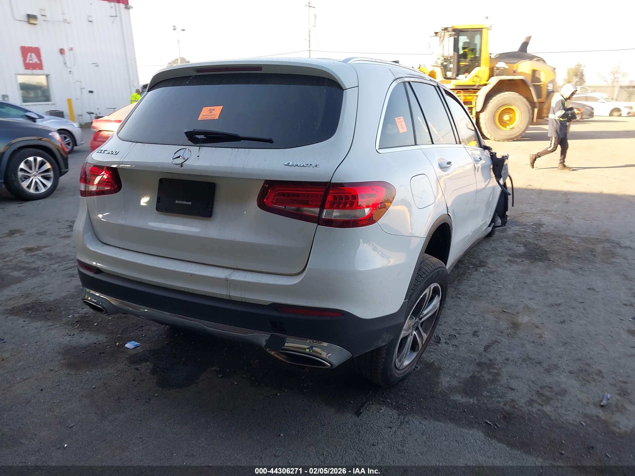 MERCEDES-BENZ GLC image 4