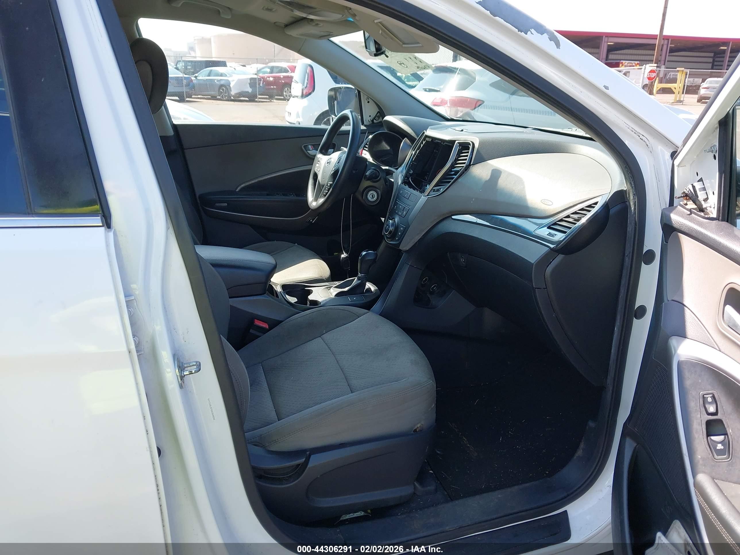 HYUNDAI SANTA image 5