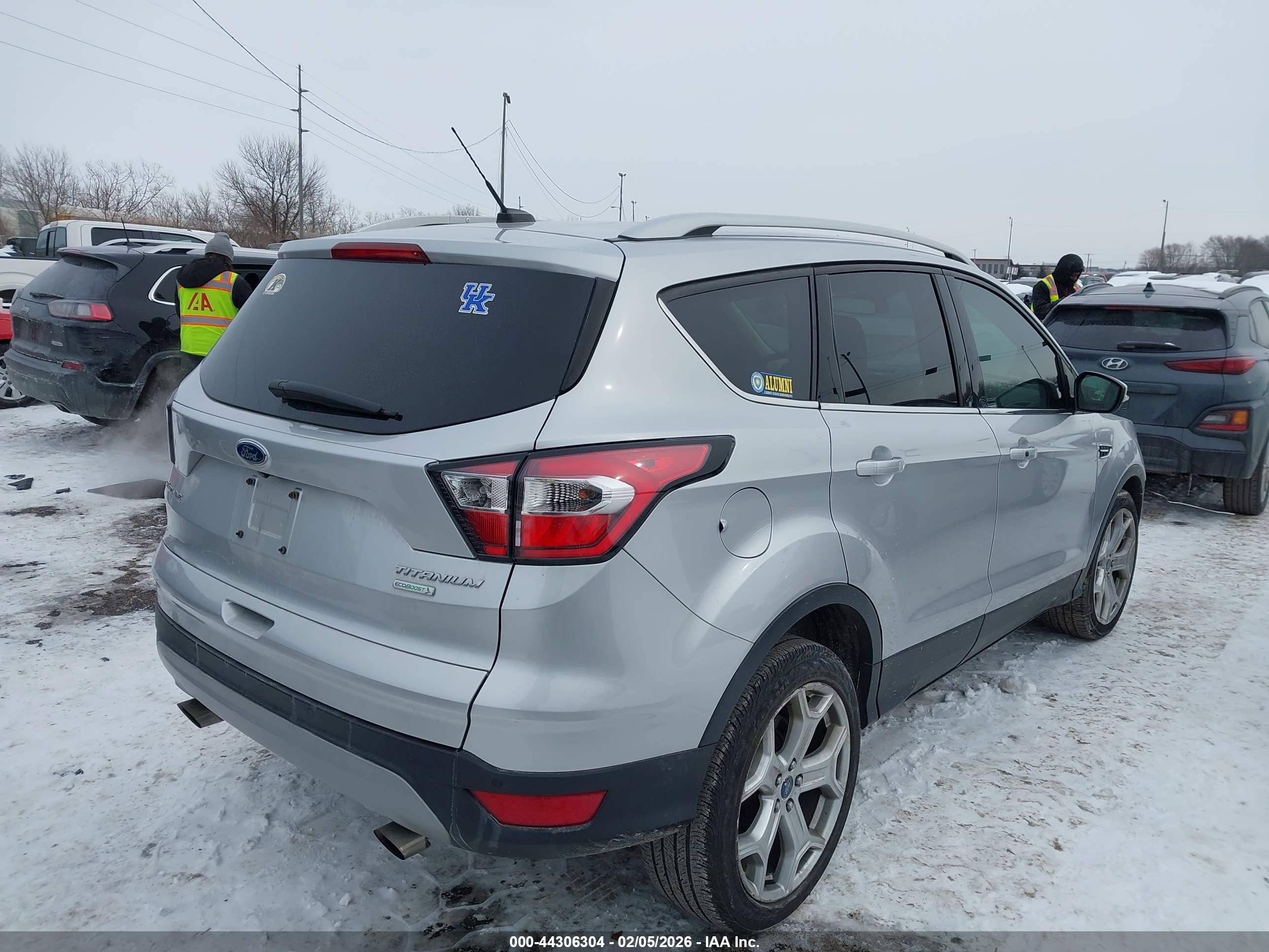 FORD ESCAPE image 4