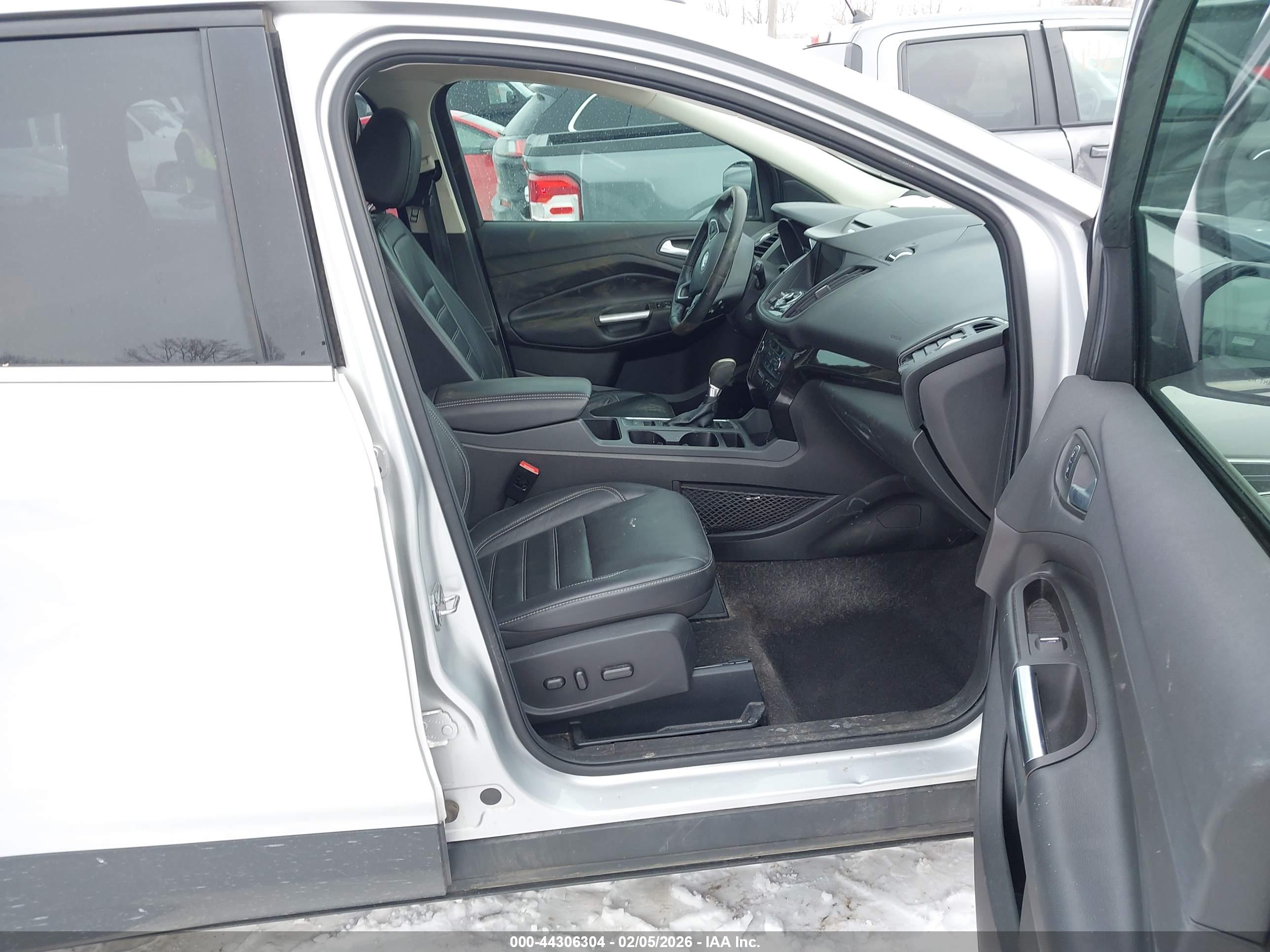 FORD ESCAPE image 5