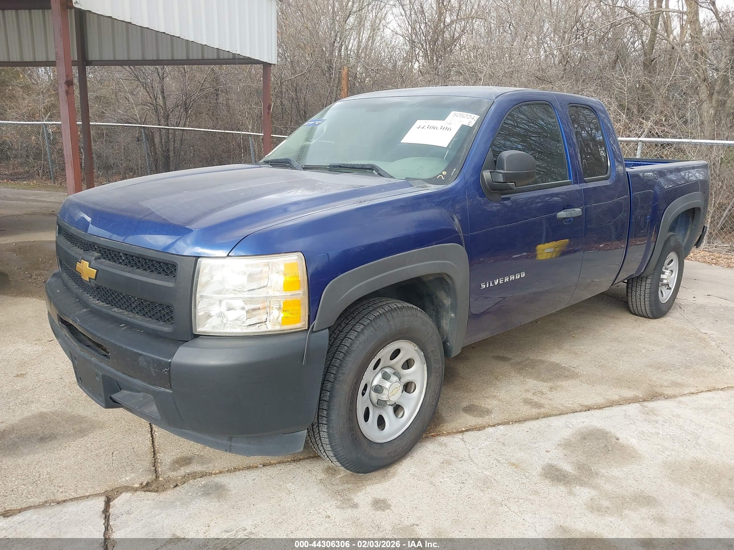 CHEVROLET SILVERADO image 2