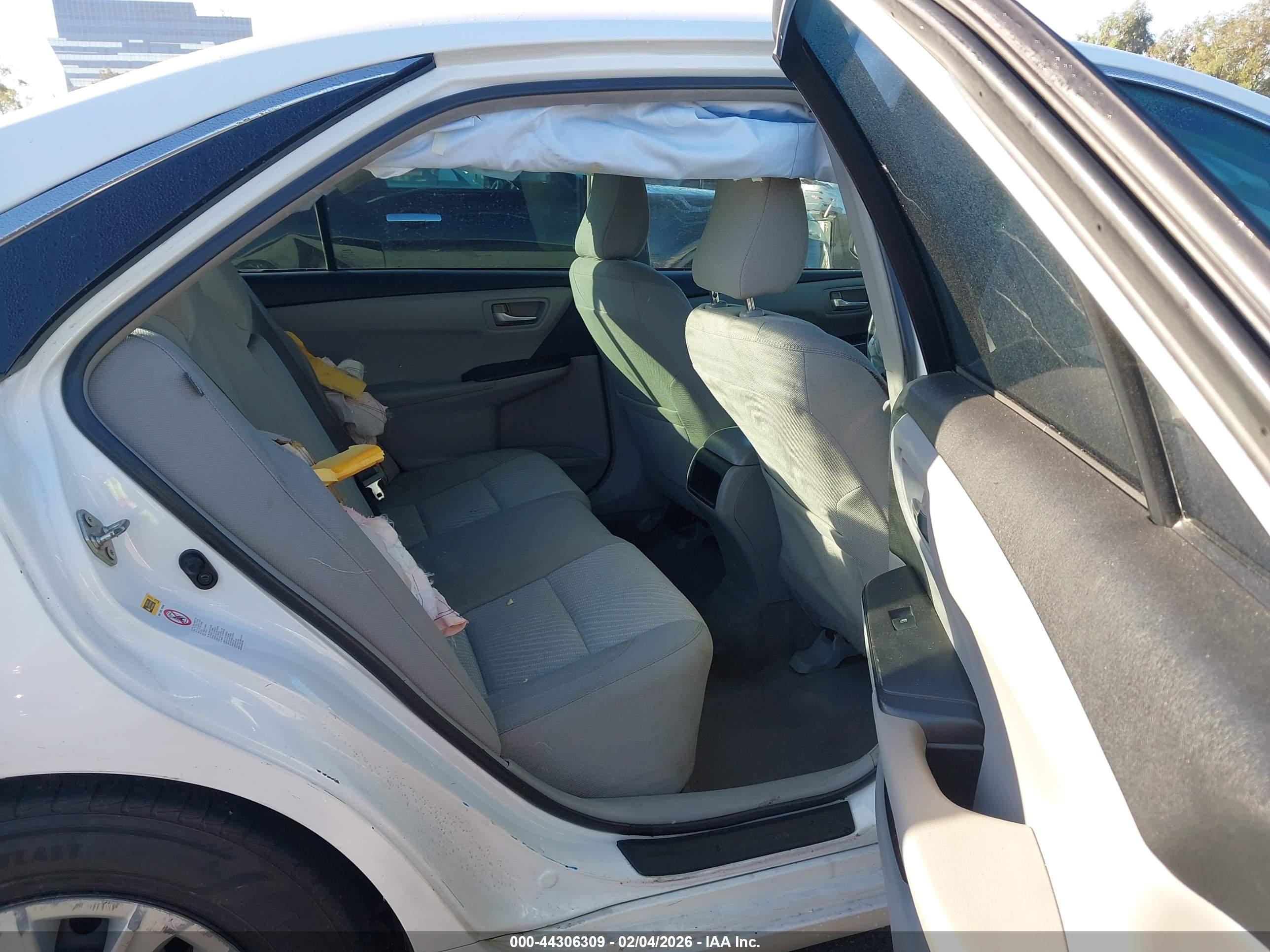 TOYOTA CAMRY image 8